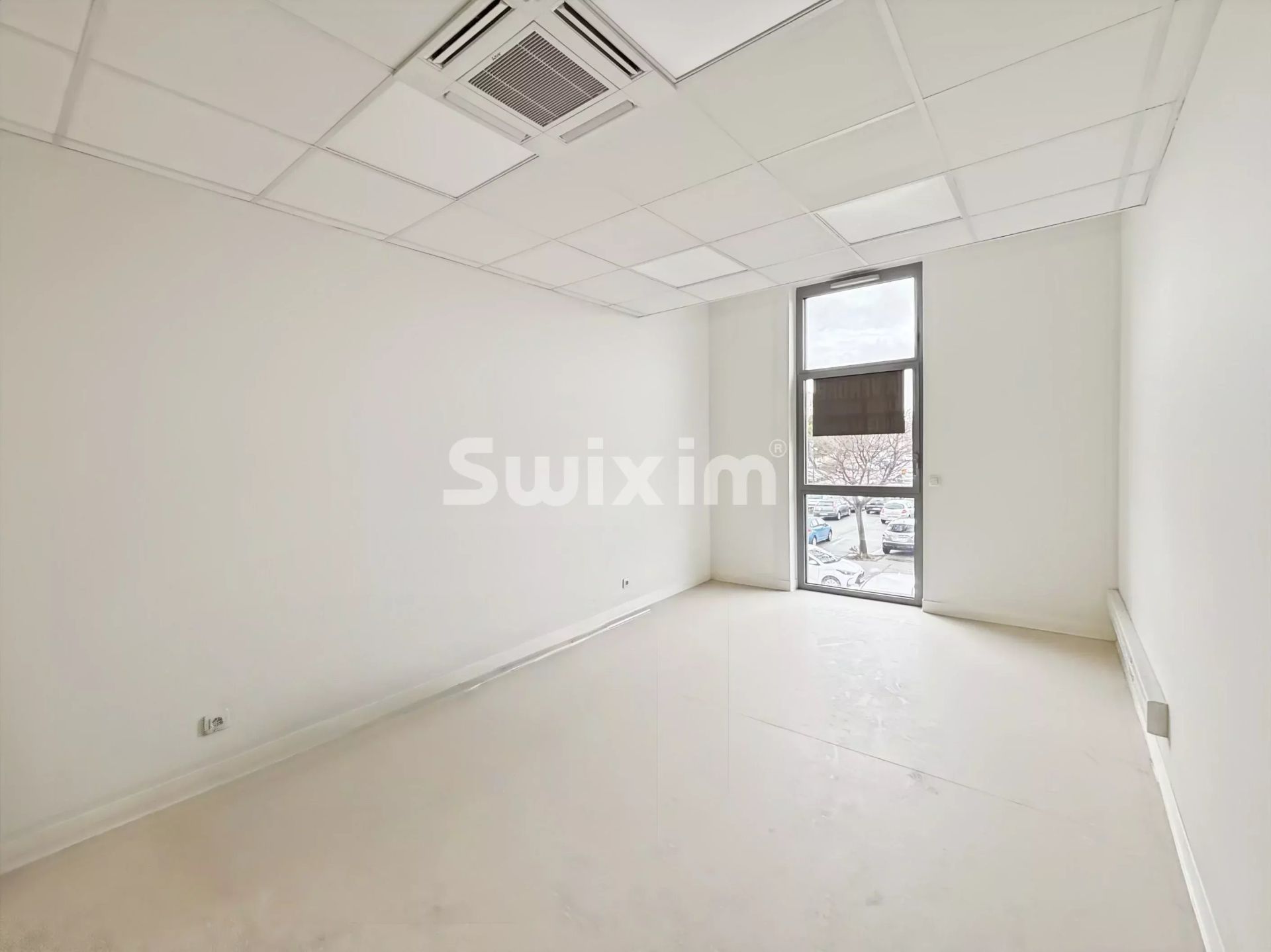 locais de atividade 3 Quartos para venda sobre Pierrelatte (26700)