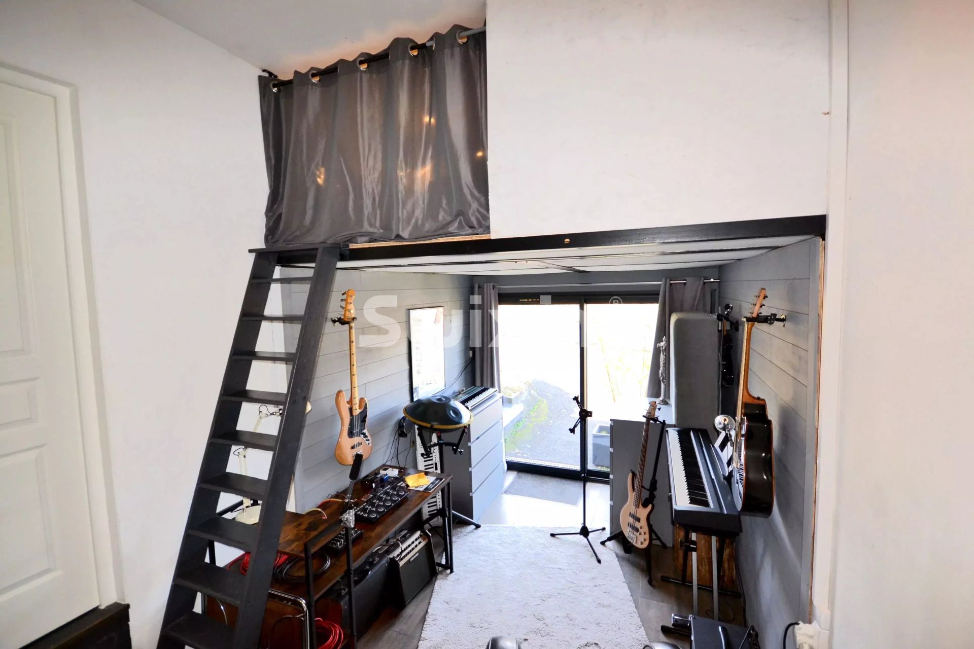 house 5 Rooms for rent on La Roche-sur-Foron (74800)