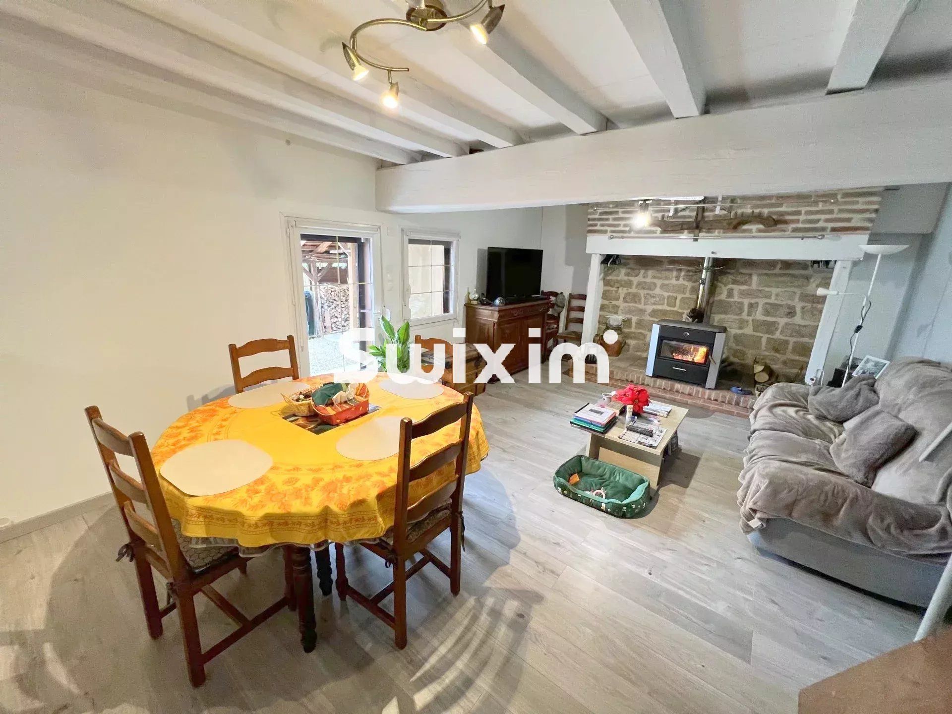 house 5 Rooms for sale on Louhans (71500)