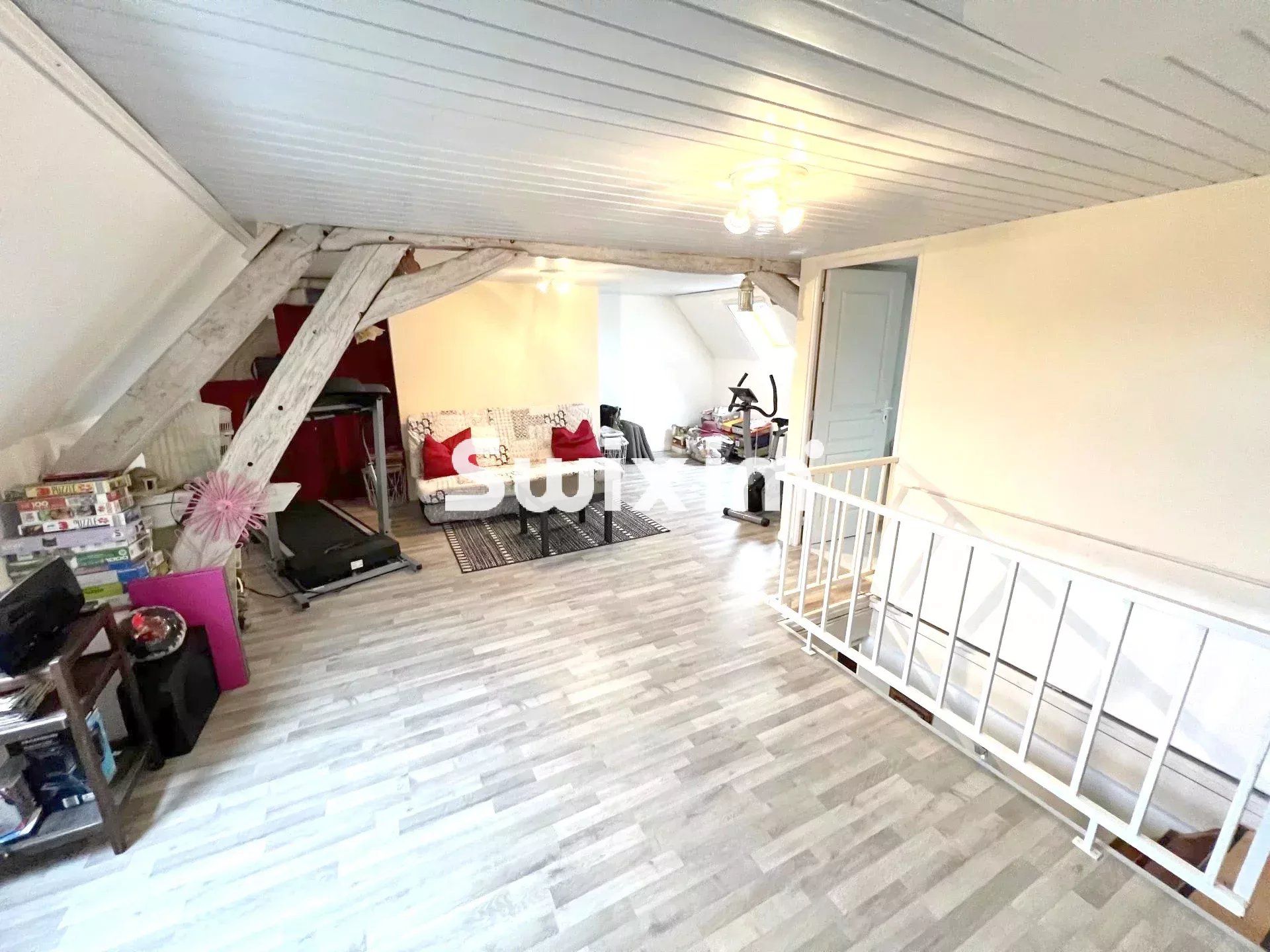 house 5 Rooms for sale on Louhans (71500)