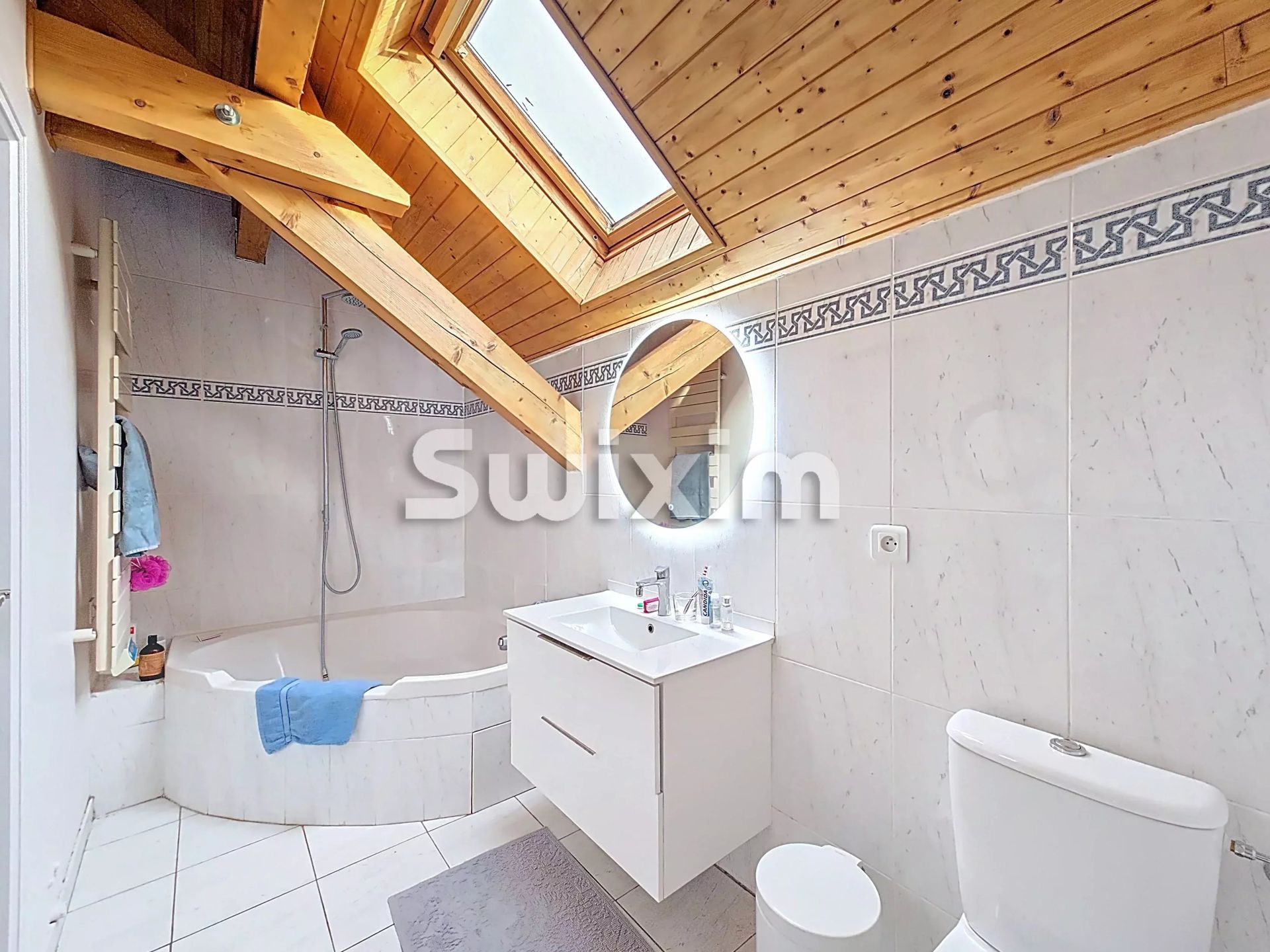 casa 5 Salas en venta en Sauverny (01220)