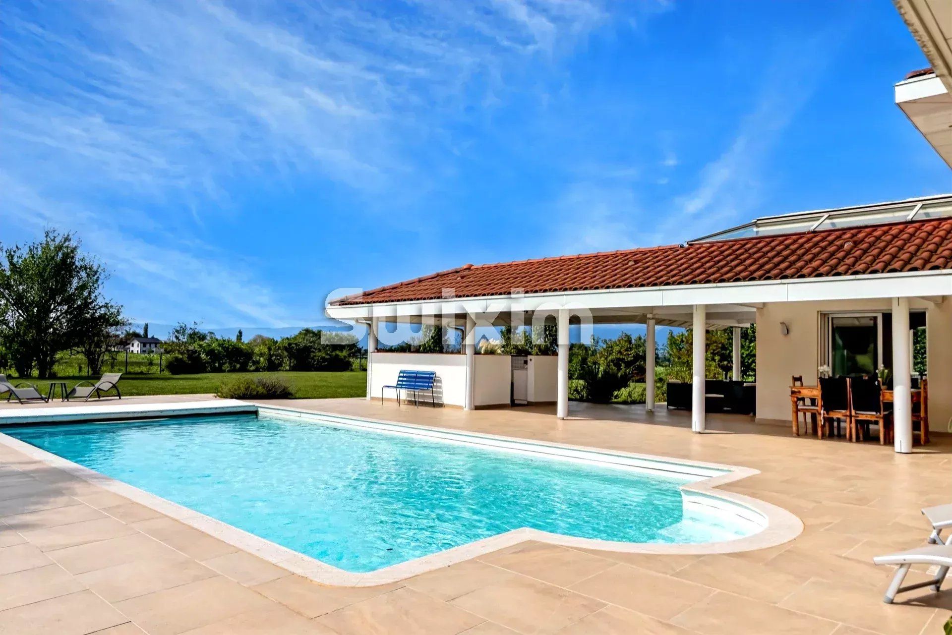 casa 9 Salas en venta en Veigy-Foncenex (74140)