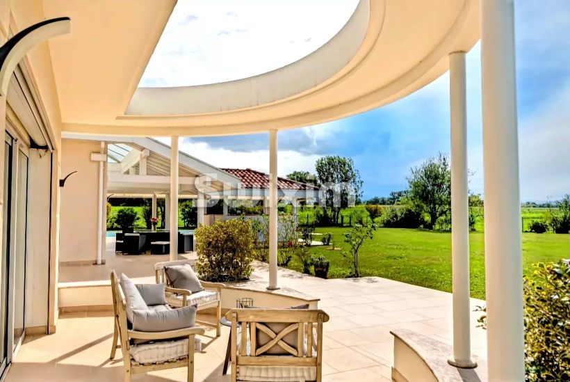 Venta Casa Veigy-Foncenex 9&nbsp;Salas 280&nbsp;m²