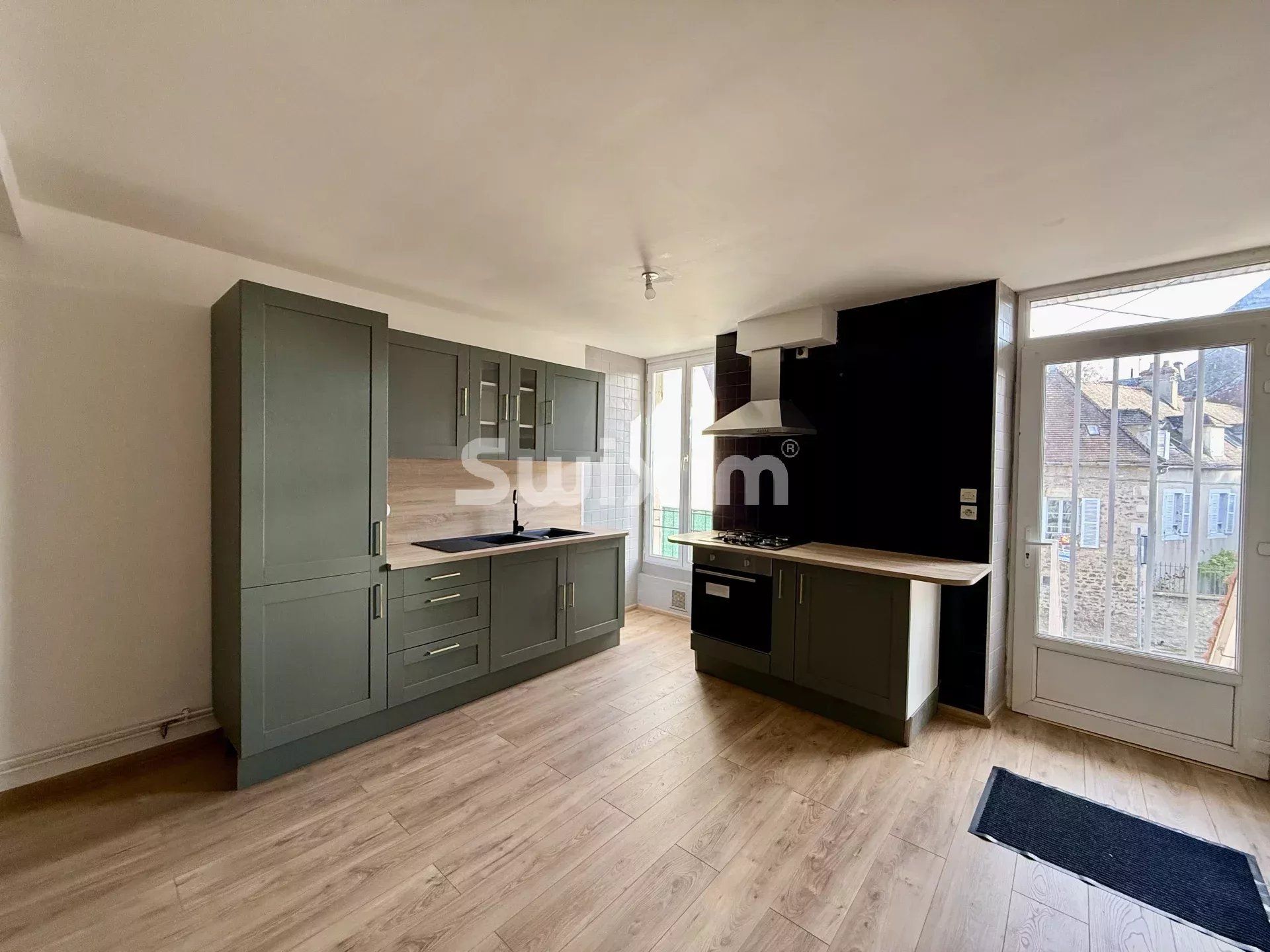 appartamento 4 Camere in vendita su Avallon (89200)