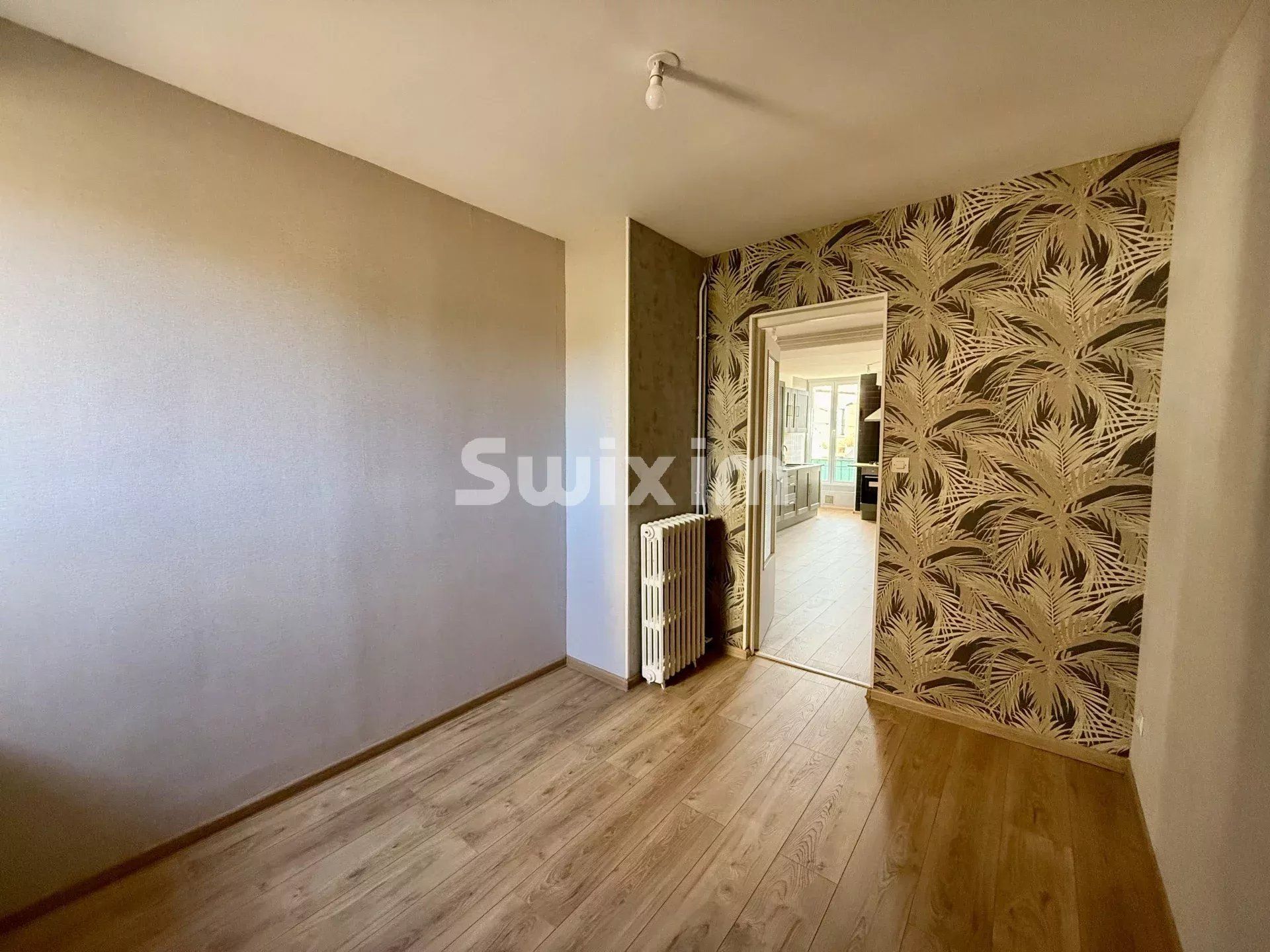 apartment 4 Rooms for sale on Avallon (89200)