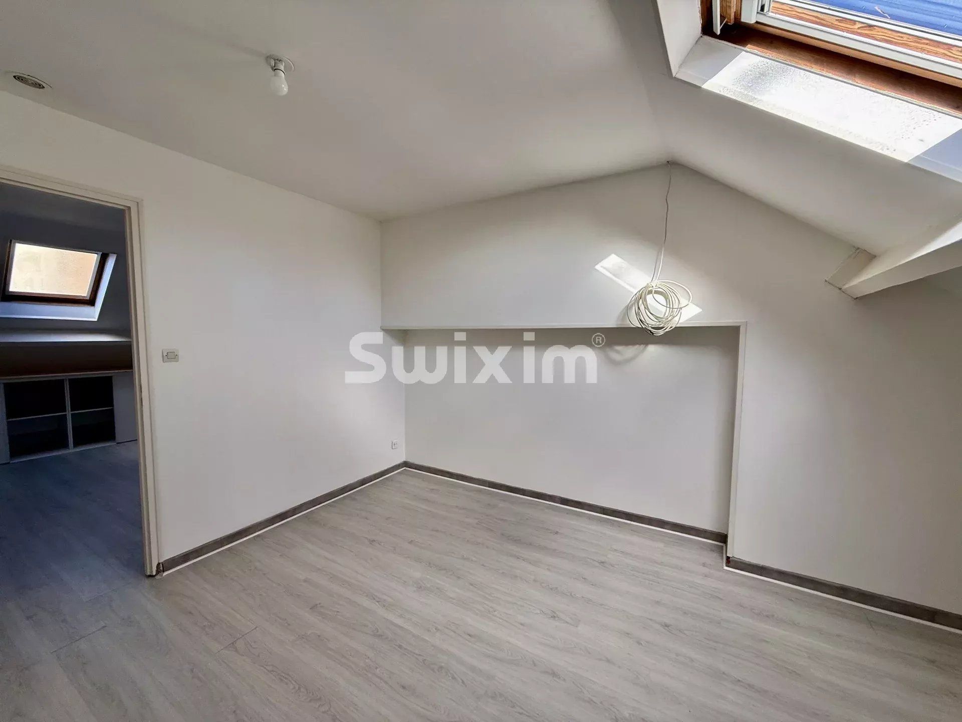 apartment 4 Rooms for sale on Avallon (89200)
