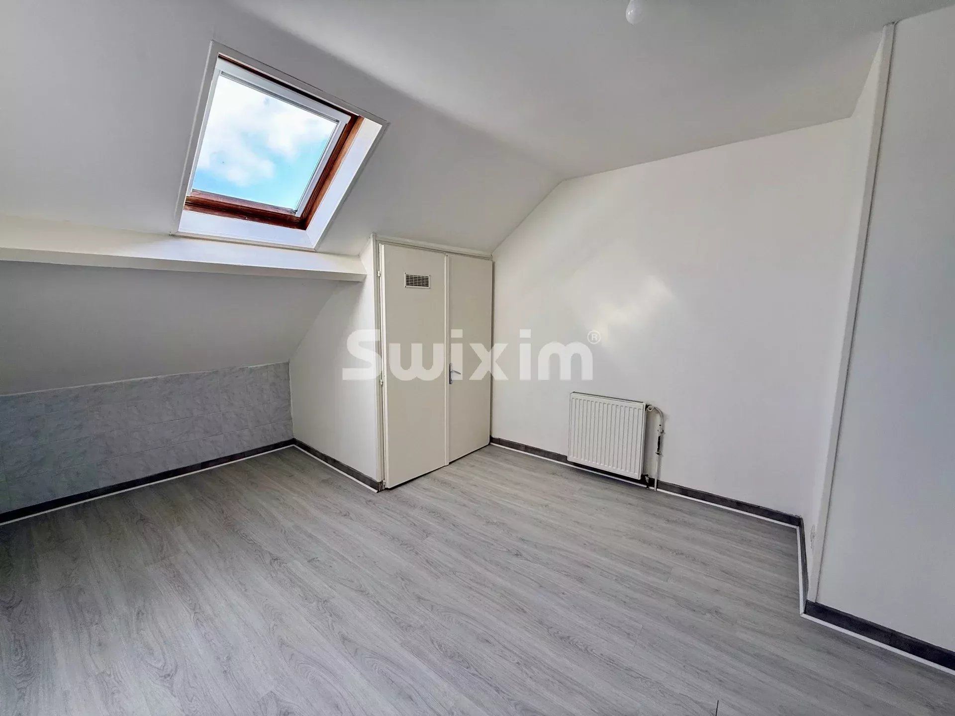 apartment 4 Rooms for sale on Avallon (89200)