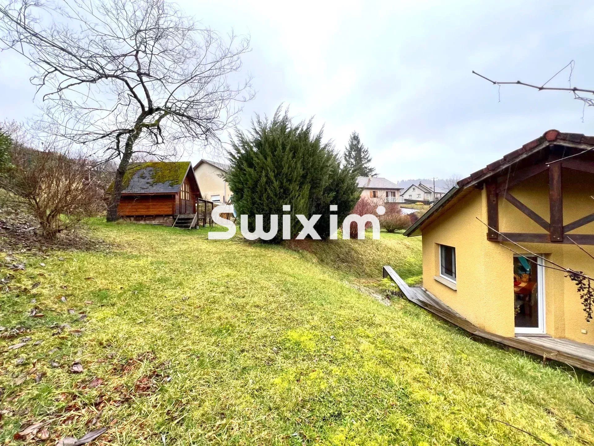 house 5 Rooms for sale on Moirans-en-Montagne (39260)