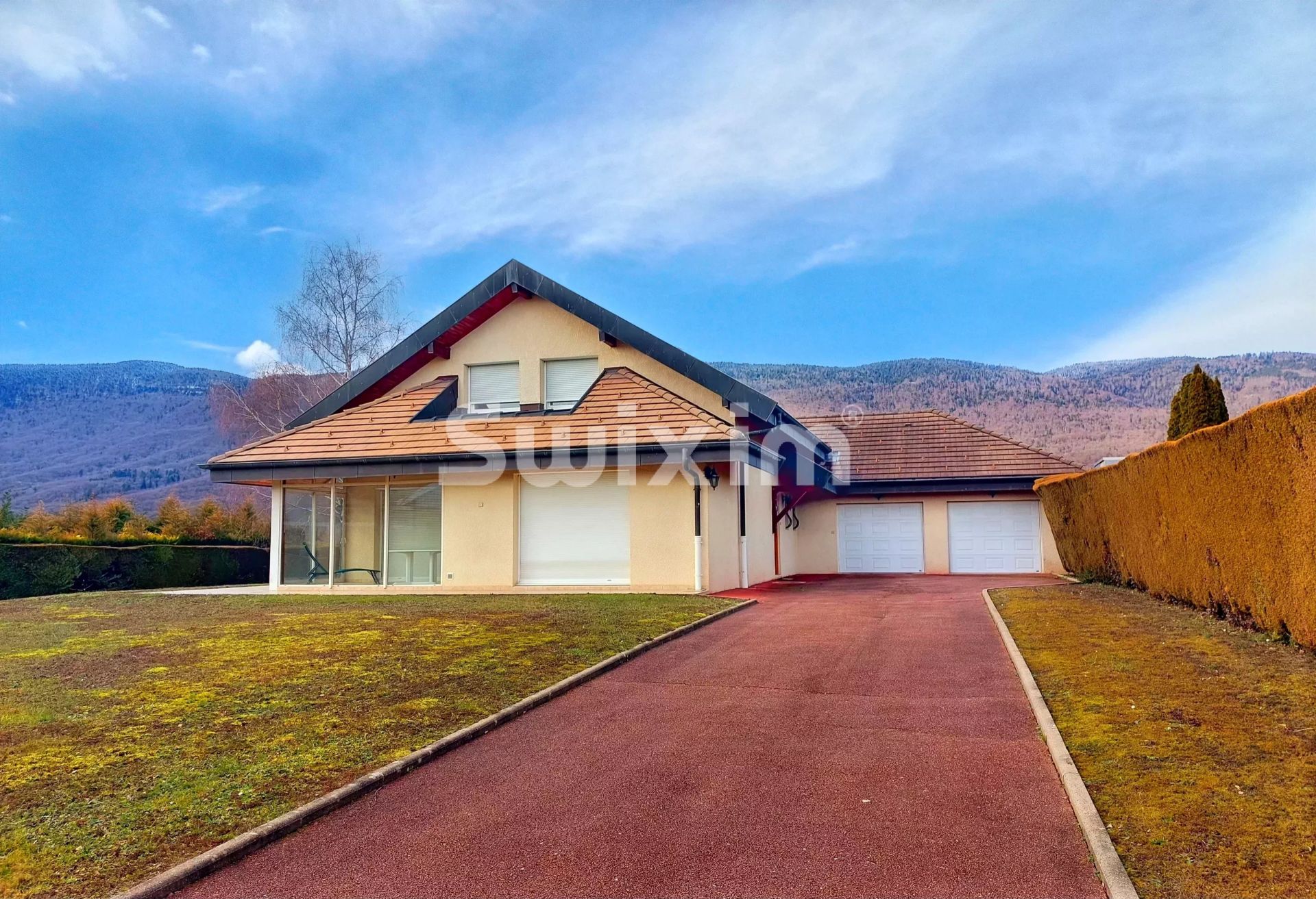 house 7 Rooms for sale on Divonne-les-Bains (01220)