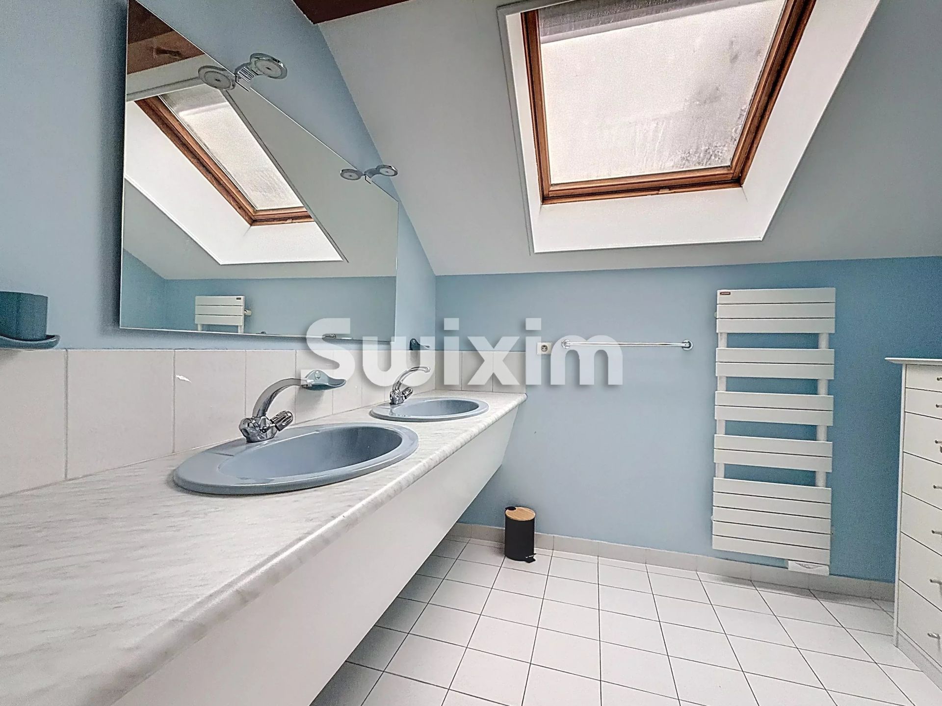 house 7 Rooms for sale on Divonne-les-Bains (01220)