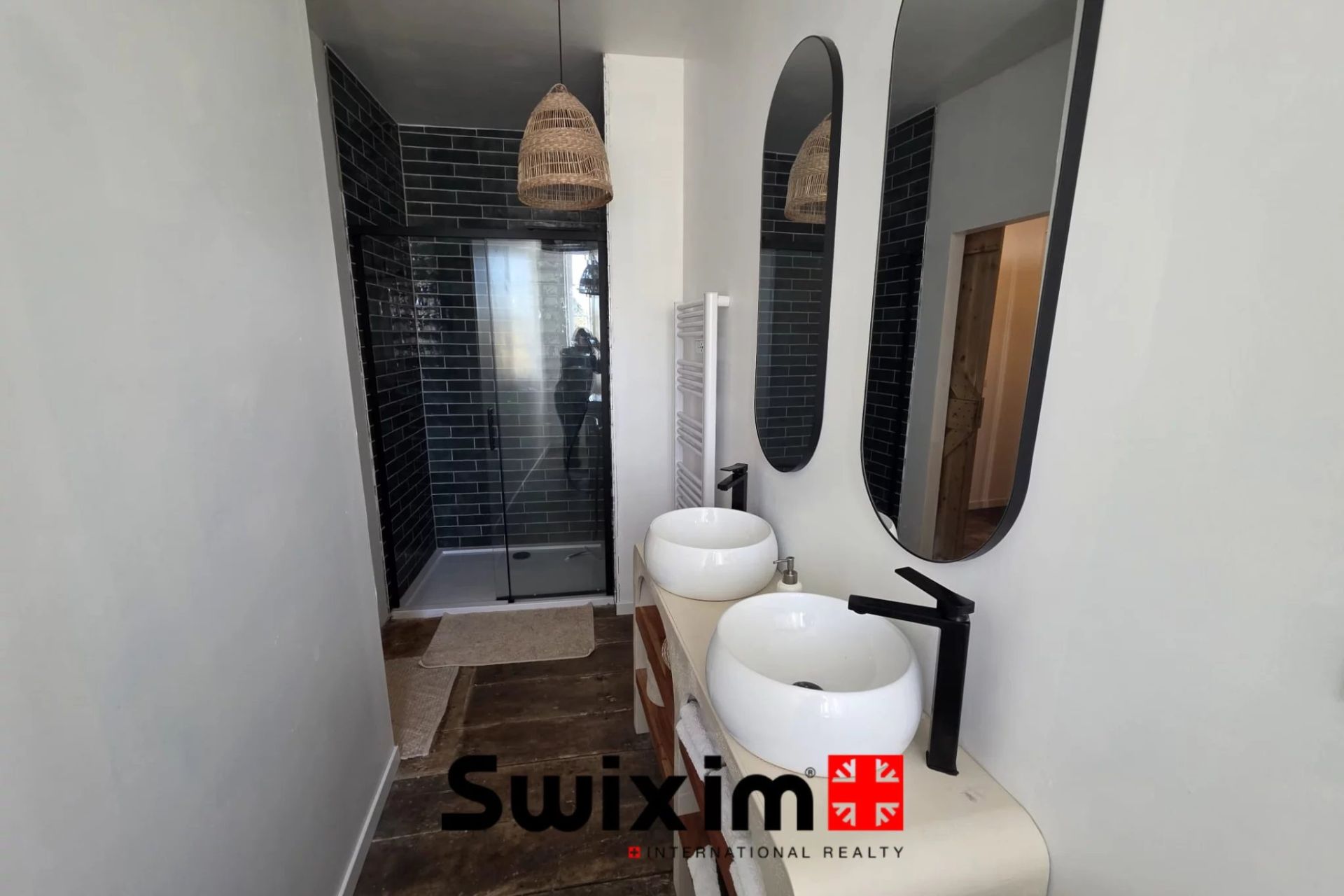 house 7 Rooms for sale on Vertheuil (33180)