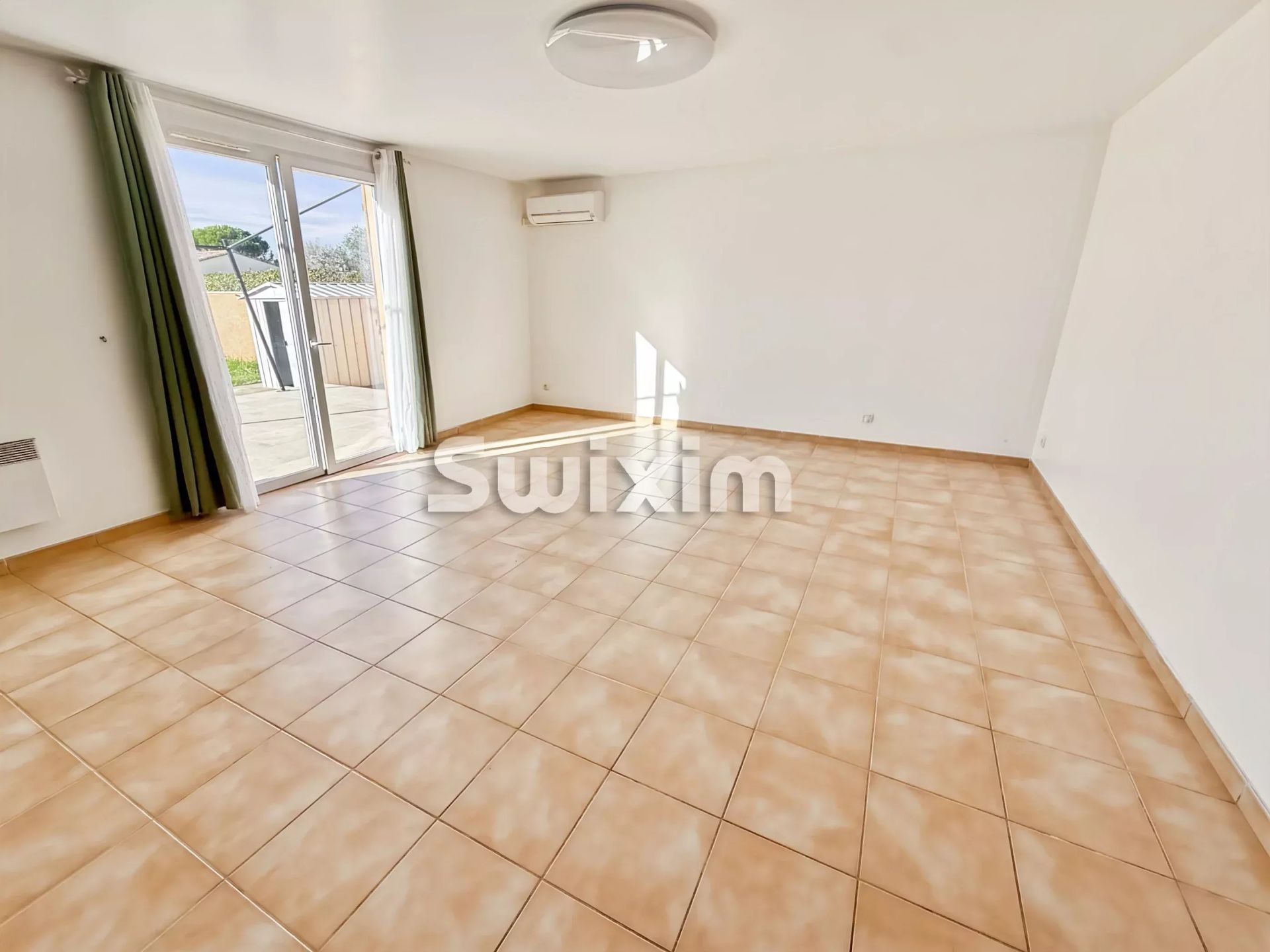 house 4 Rooms for sale on Pierrelatte (26700)