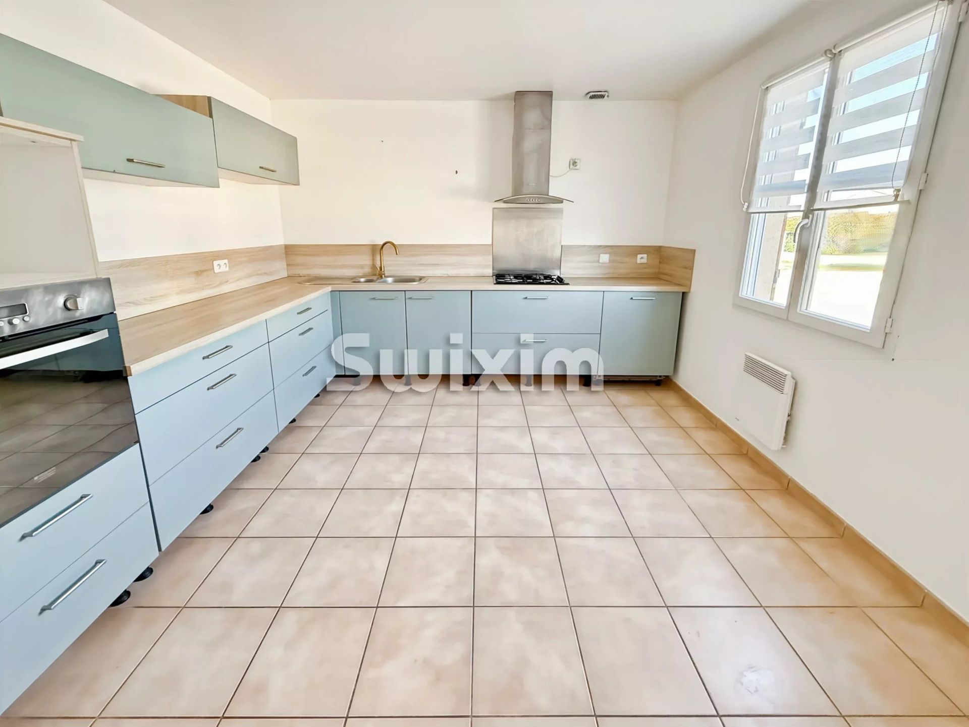 house 4 Rooms for sale on Pierrelatte (26700)