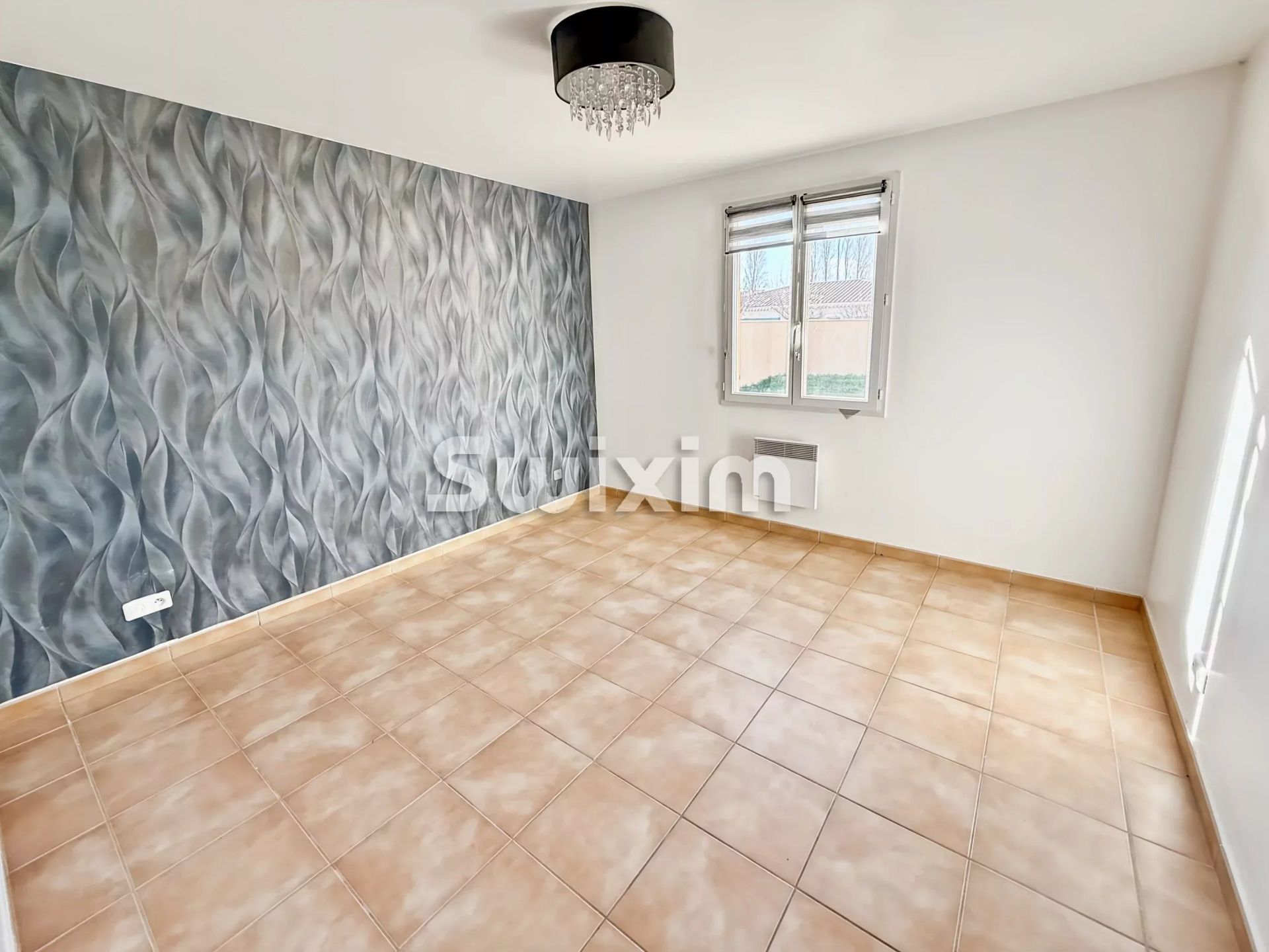 house 4 Rooms for sale on Pierrelatte (26700)