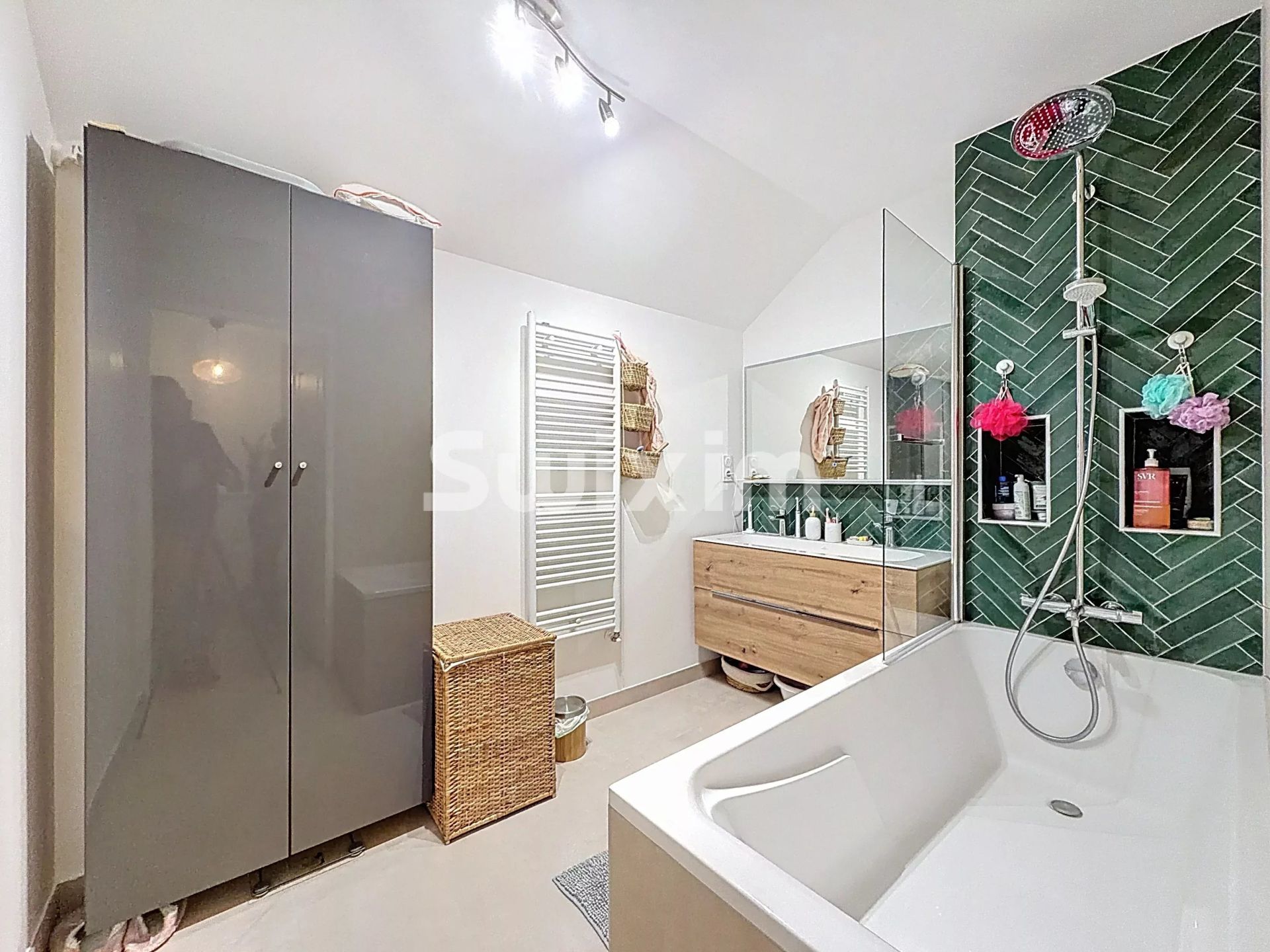 apartment 4 Rooms for sale on Divonne-les-Bains (01220)