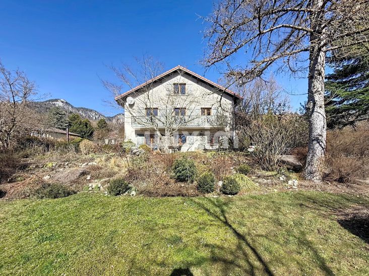 Venta Casa Gex 9&nbsp;Salas 320&nbsp;m²