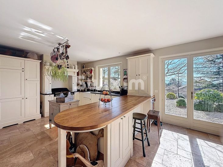 Venta Casa Gex 9&nbsp;Salas 320&nbsp;m²