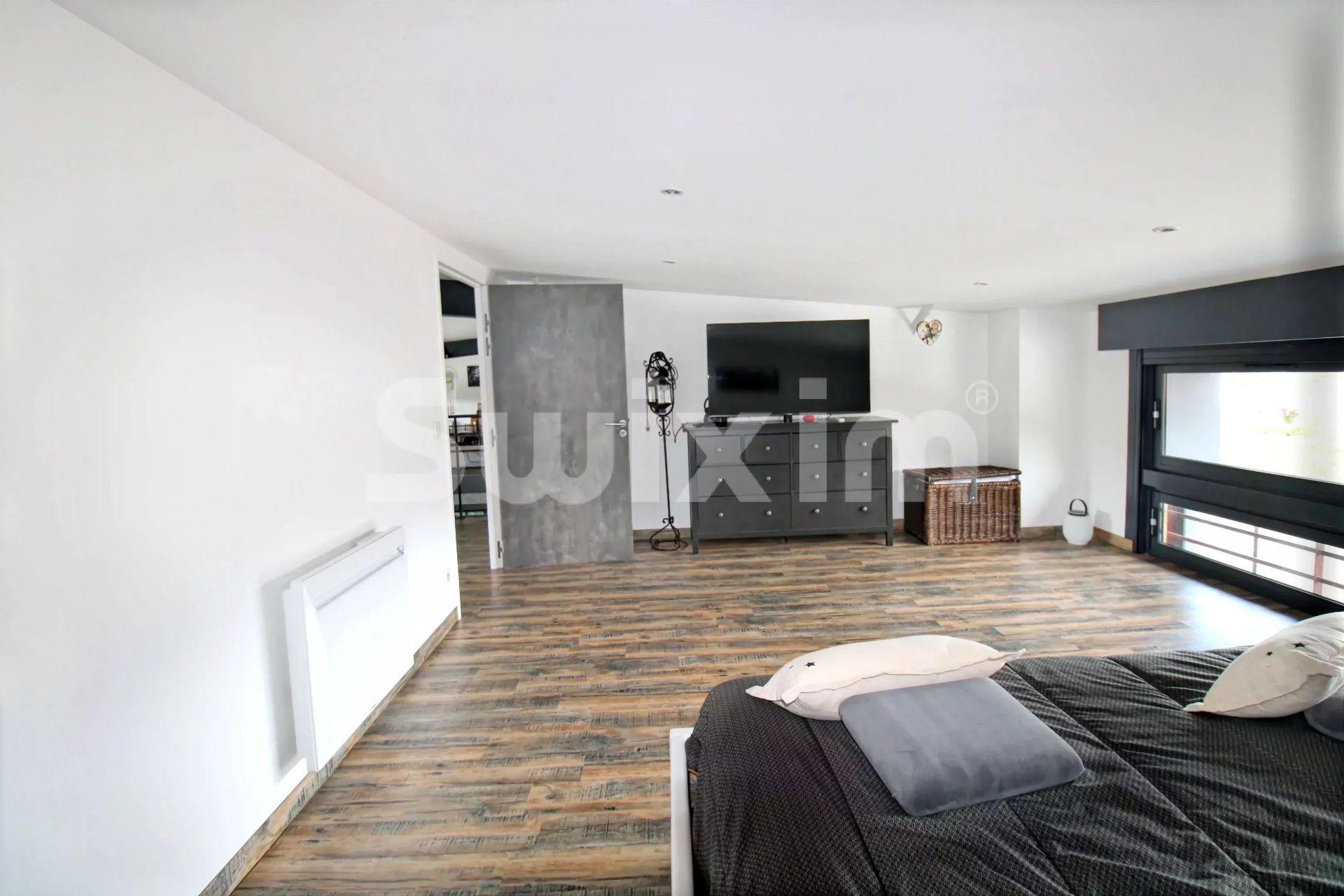 house 8 Rooms for sale on Aix-les-Bains (73100)