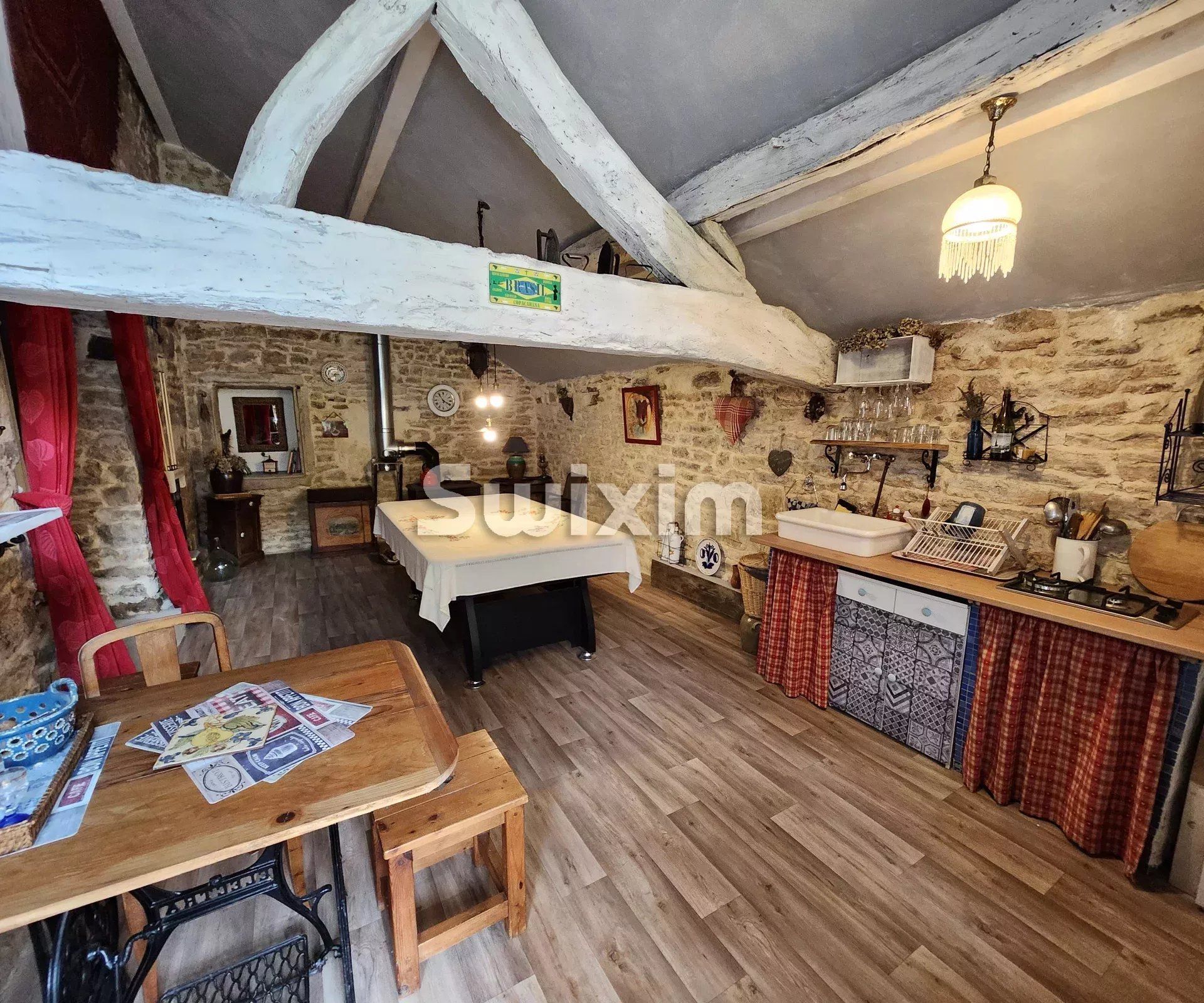 house 6 Rooms for sale on Picarreau (39800)