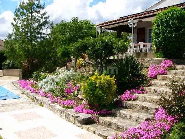villa 5 Rooms for sale on Alès (30100)