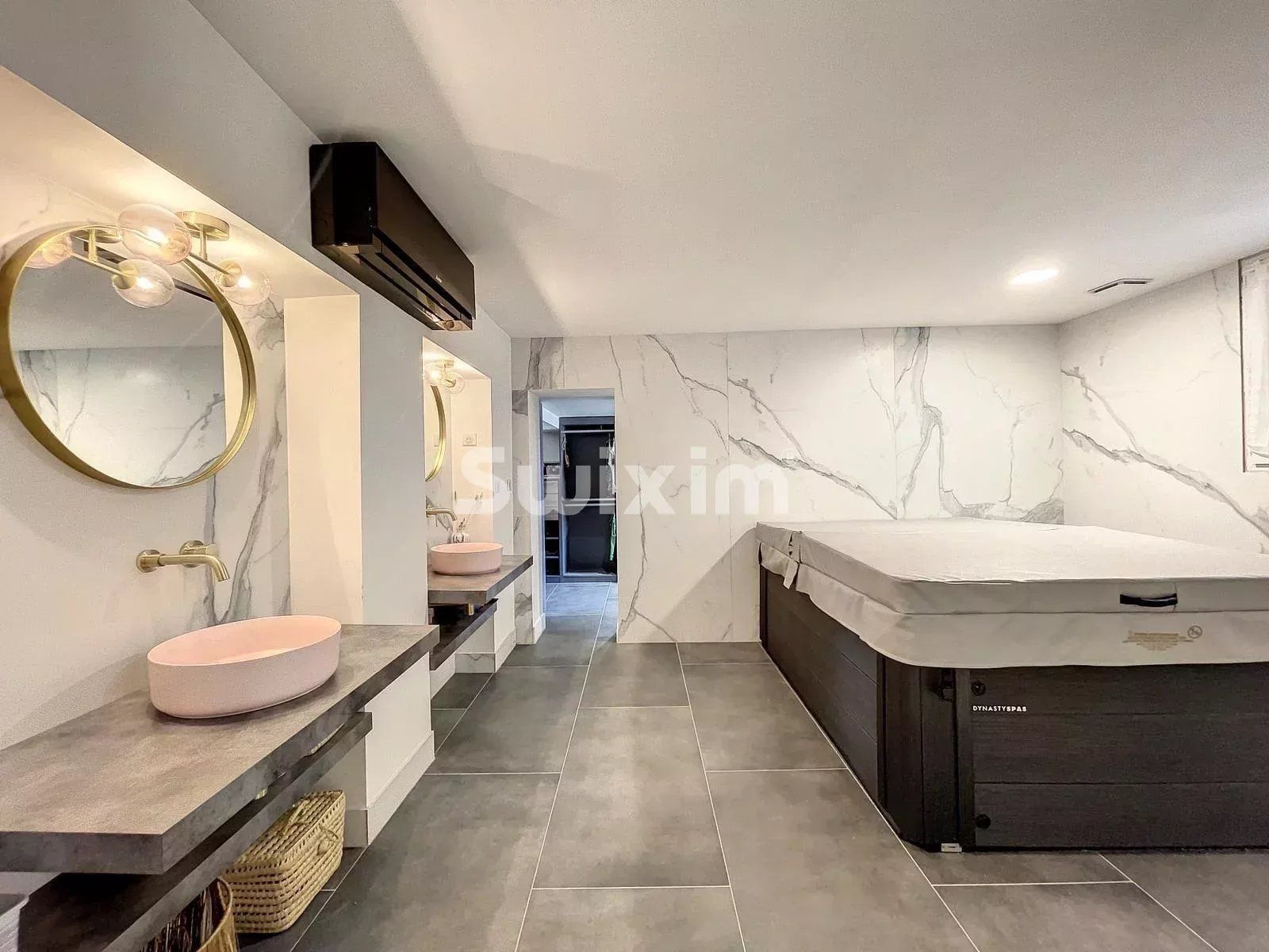 villa 5 Rooms for sale on Le Cap-d'Agde (34300)