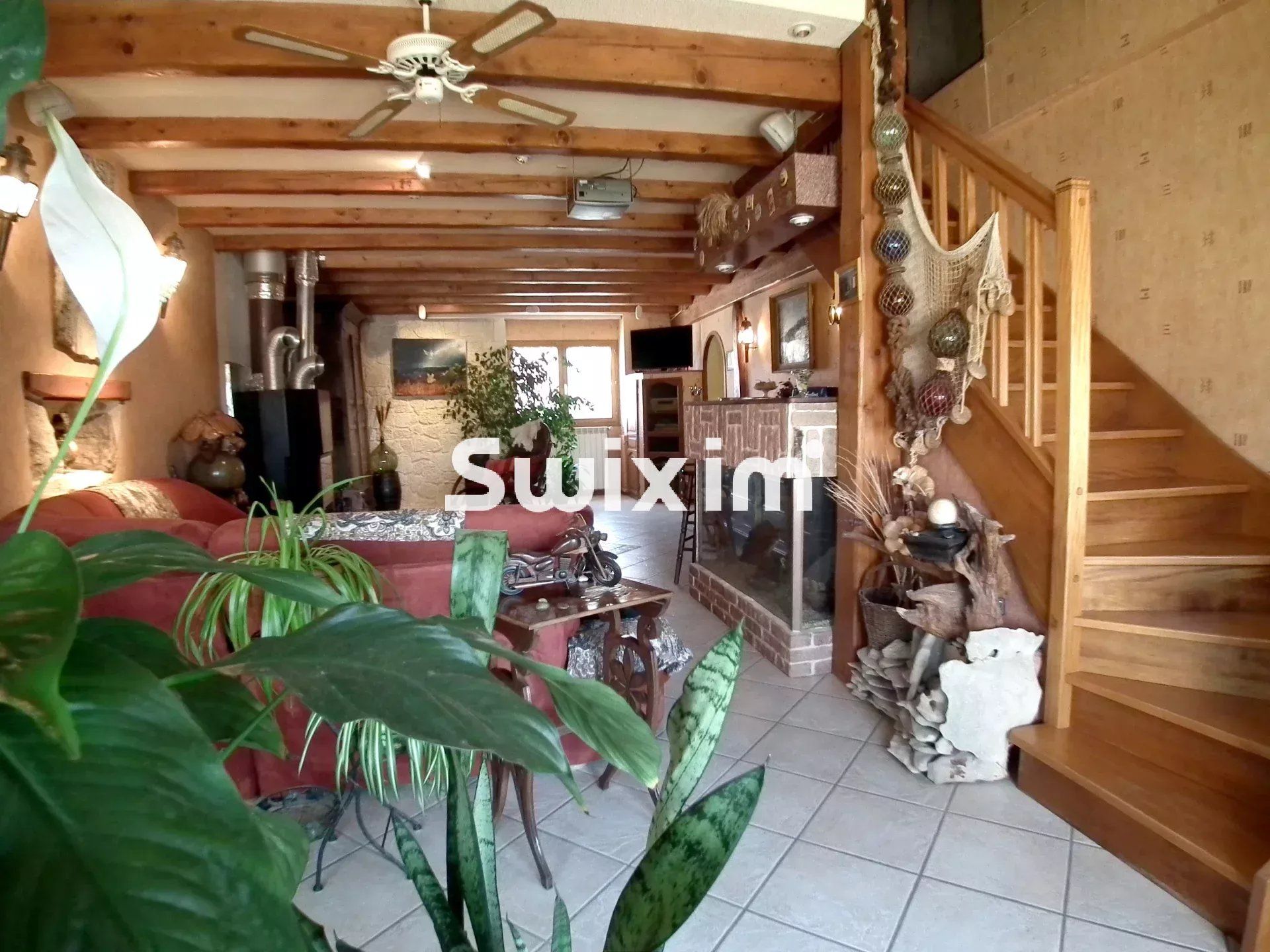 house 9 Rooms for sale on Lons-le-Saunier (39000)