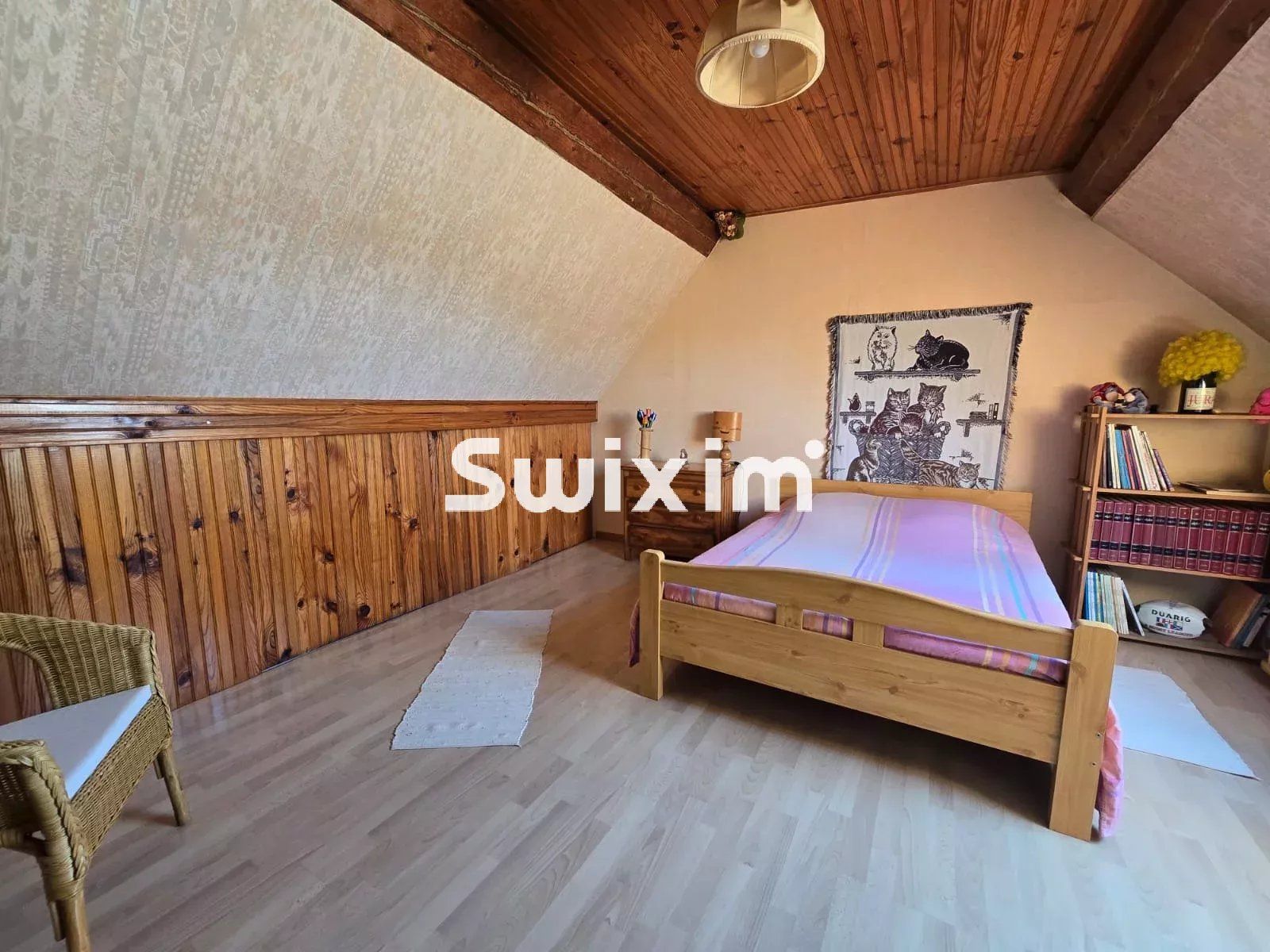 house 9 Rooms for sale on Lons-le-Saunier (39000)