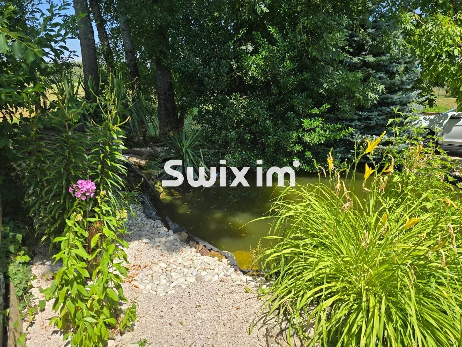 house 9 Rooms for sale on Lons-le-Saunier (39000)