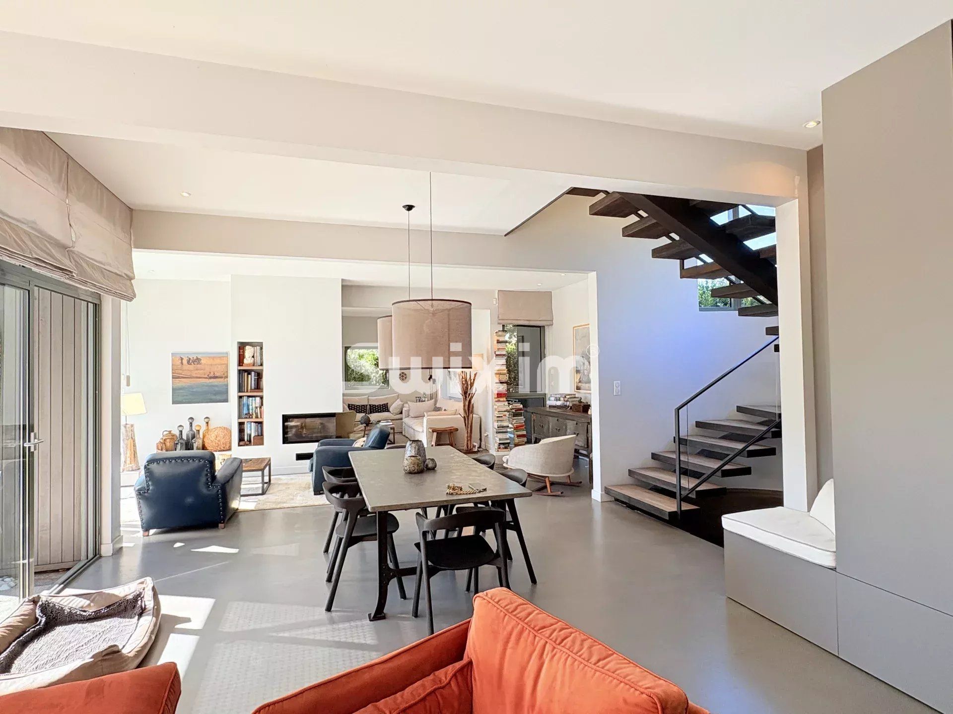 house 6 Rooms for sale on Saint-Raphaël (83700)