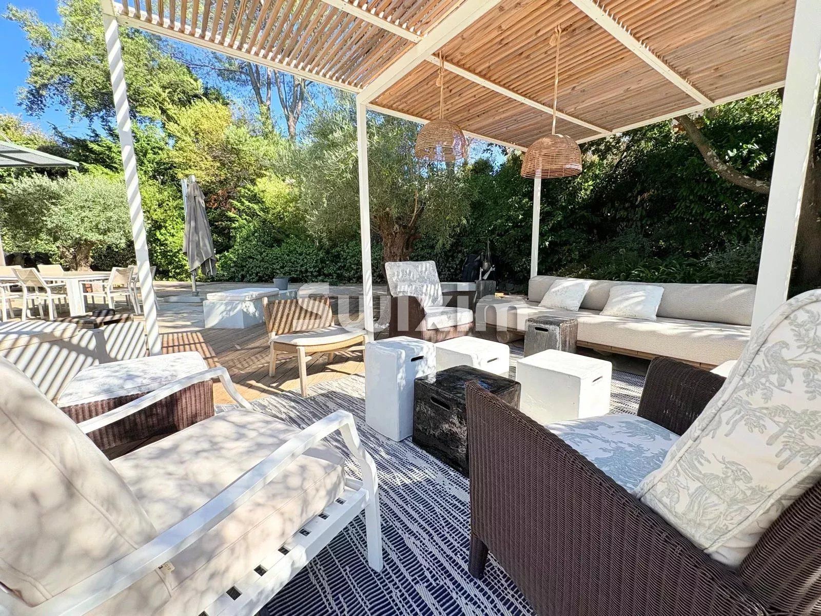 maison 6 Pièces en vente sur Saint-Raphaël (83700)