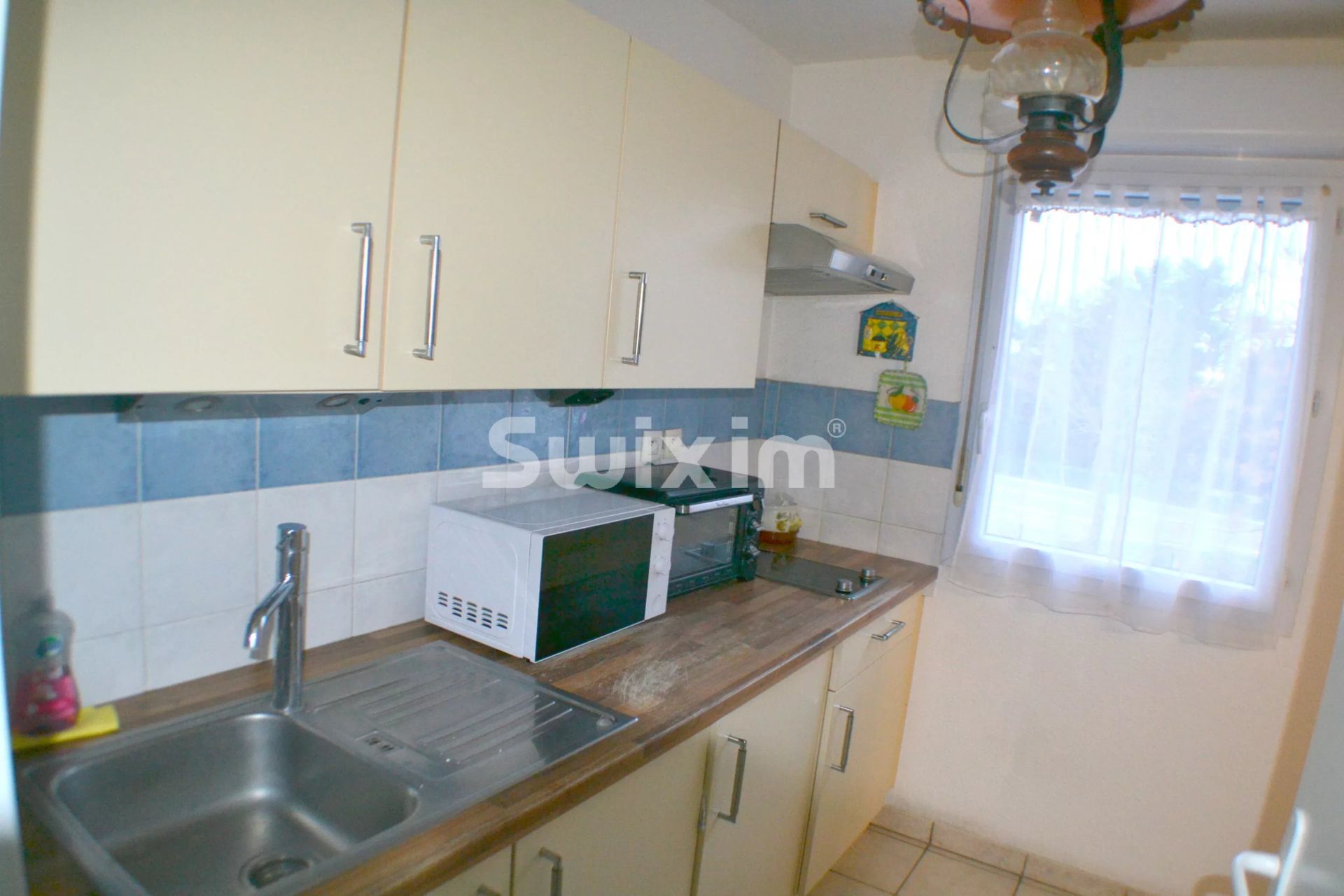 apartment 2 Rooms for sale on Saint-Gilles (30800)