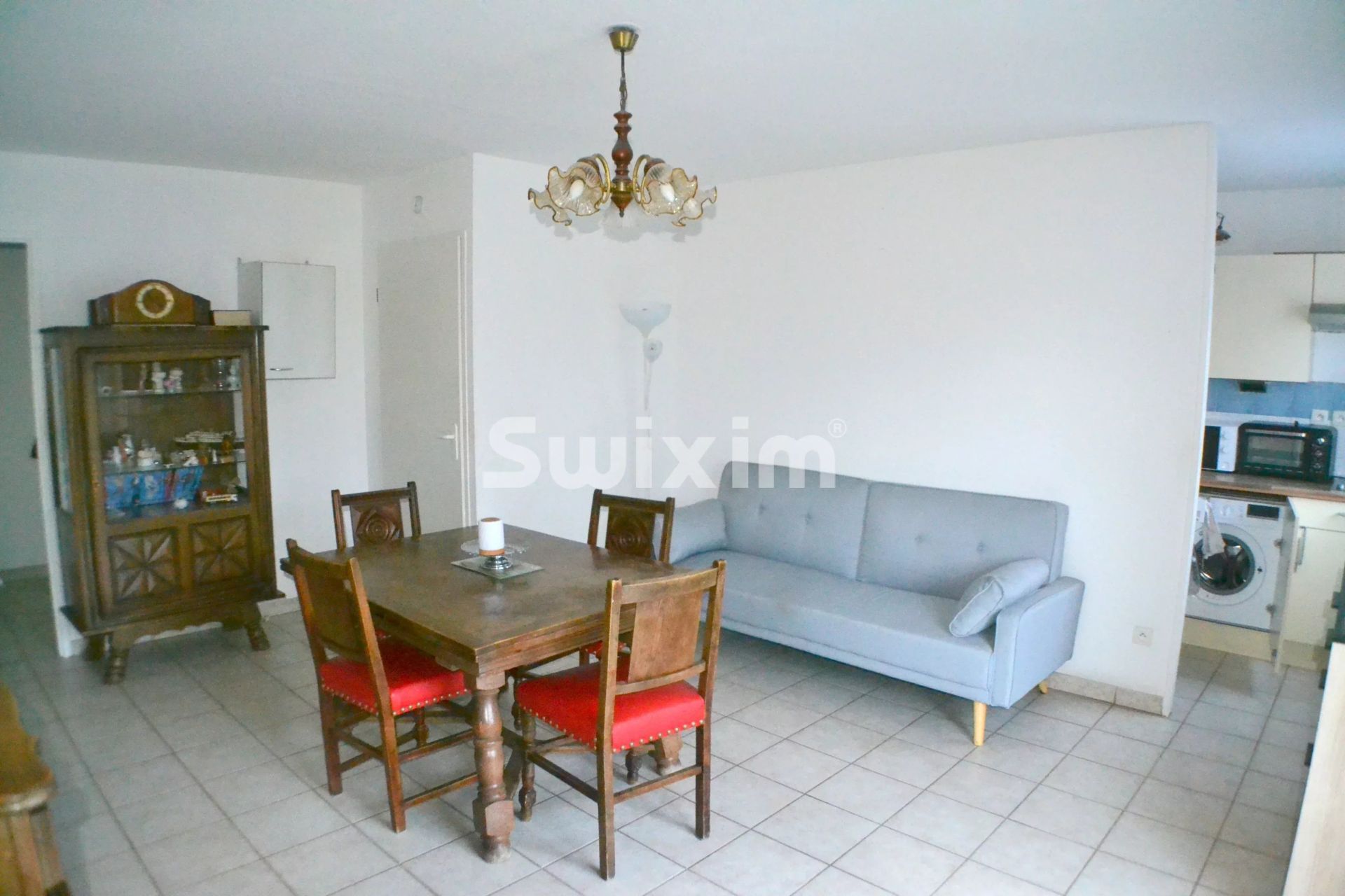 apartment 2 Rooms for sale on Saint-Gilles (30800)
