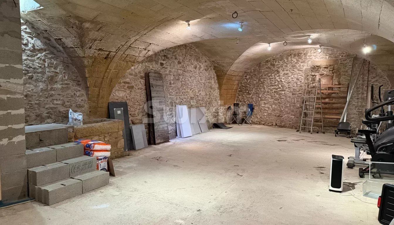 house 4 Rooms for sale on Remoulins (30210)