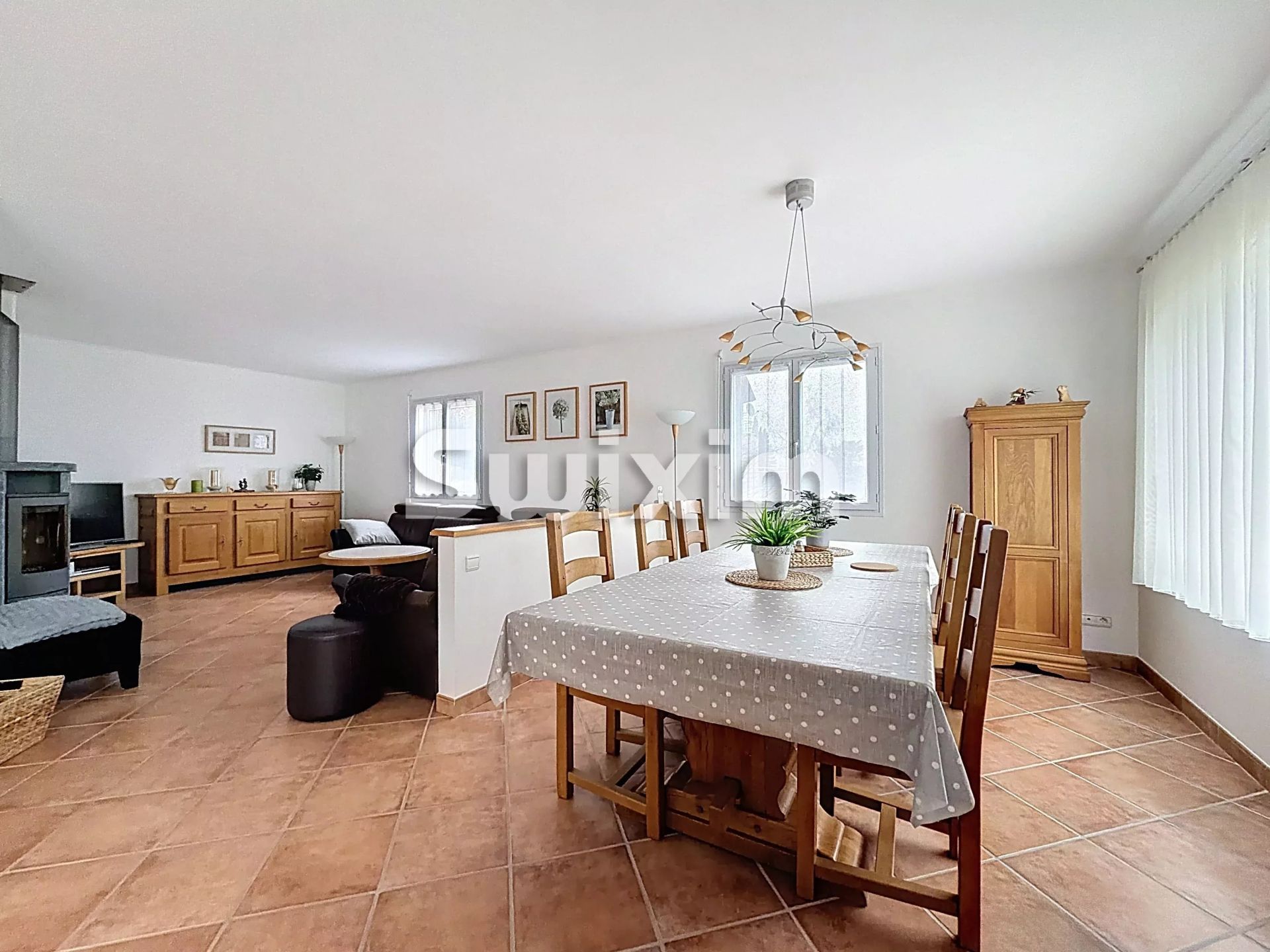 casa 7 Camere in vendita su Grilly (01220)