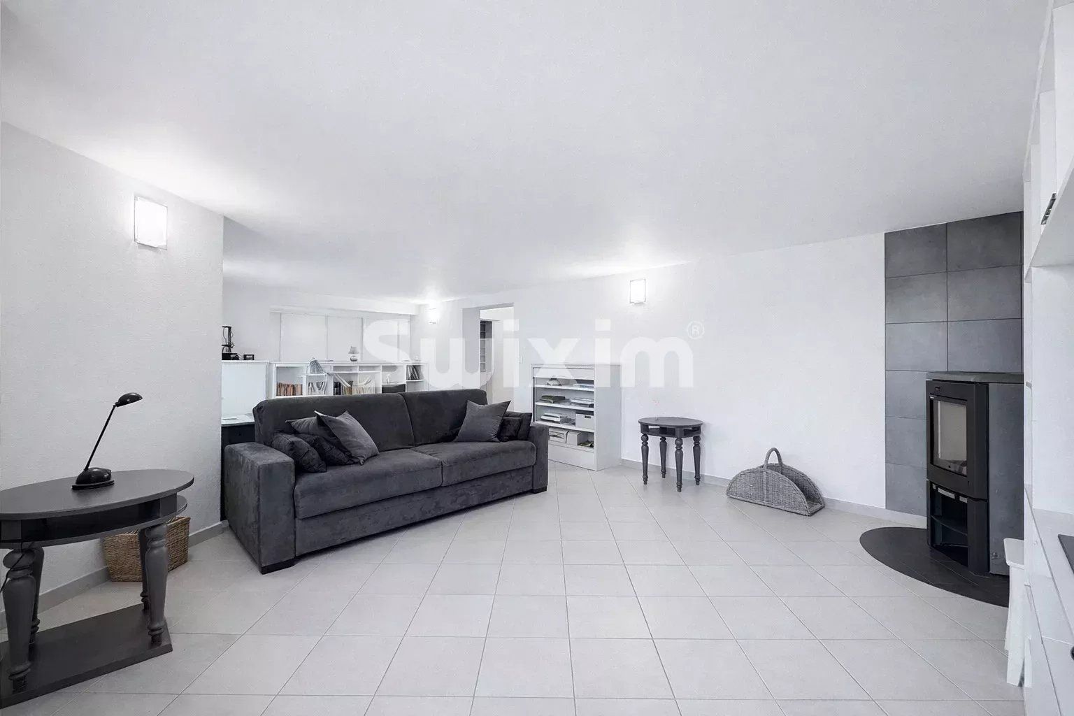 casa 7 Quartos para venda sobre Grilly (01220)