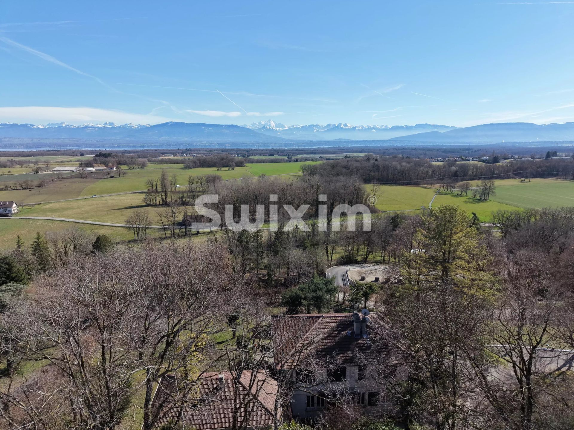 casa 7 Camere in vendita su Grilly (01220)
