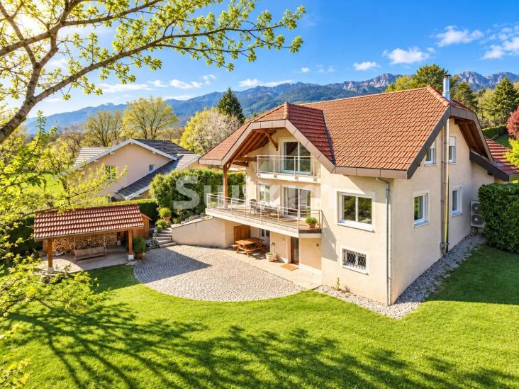 Vente Maison Grilly 7&nbsp;Pièces 231&nbsp;m²