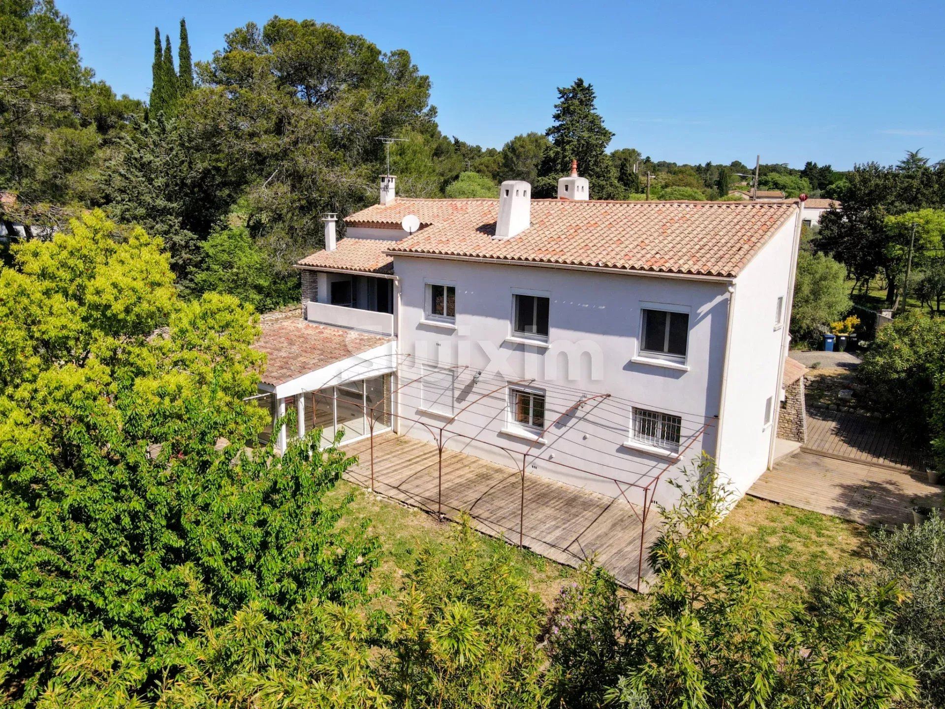 casa 7 Camere in vendita su Nîmes (30000)