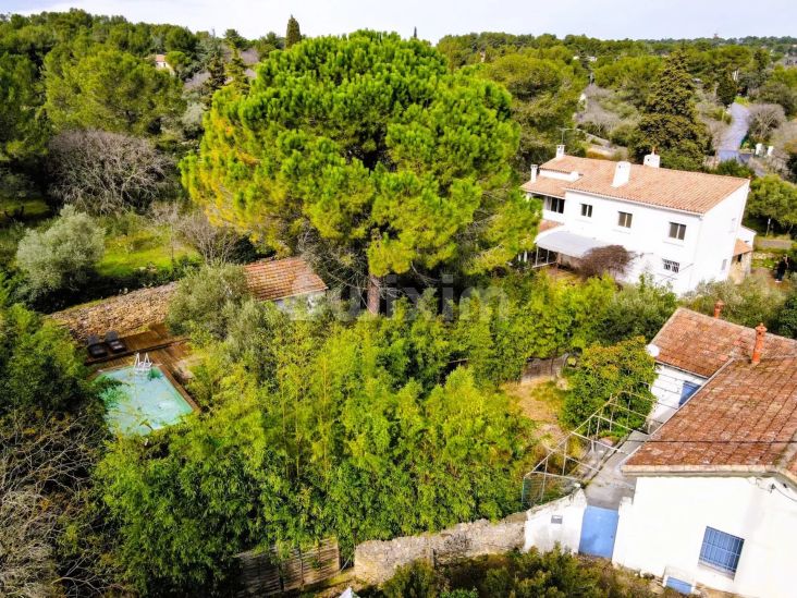 Vente Maison Nîmes 7&nbsp;Pièces 221&nbsp;m²