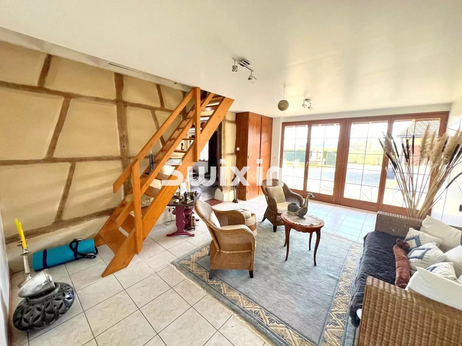 casa 11 Quartos para venda sobre Saint-Germain-du-Bois (71330)