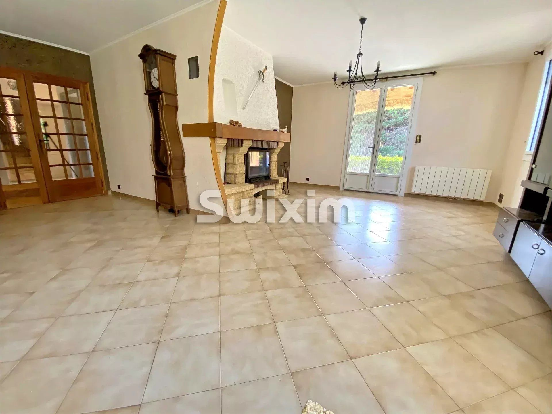 casa 5 Camere in vendita su Bagnols-sur-Cèze (30200)