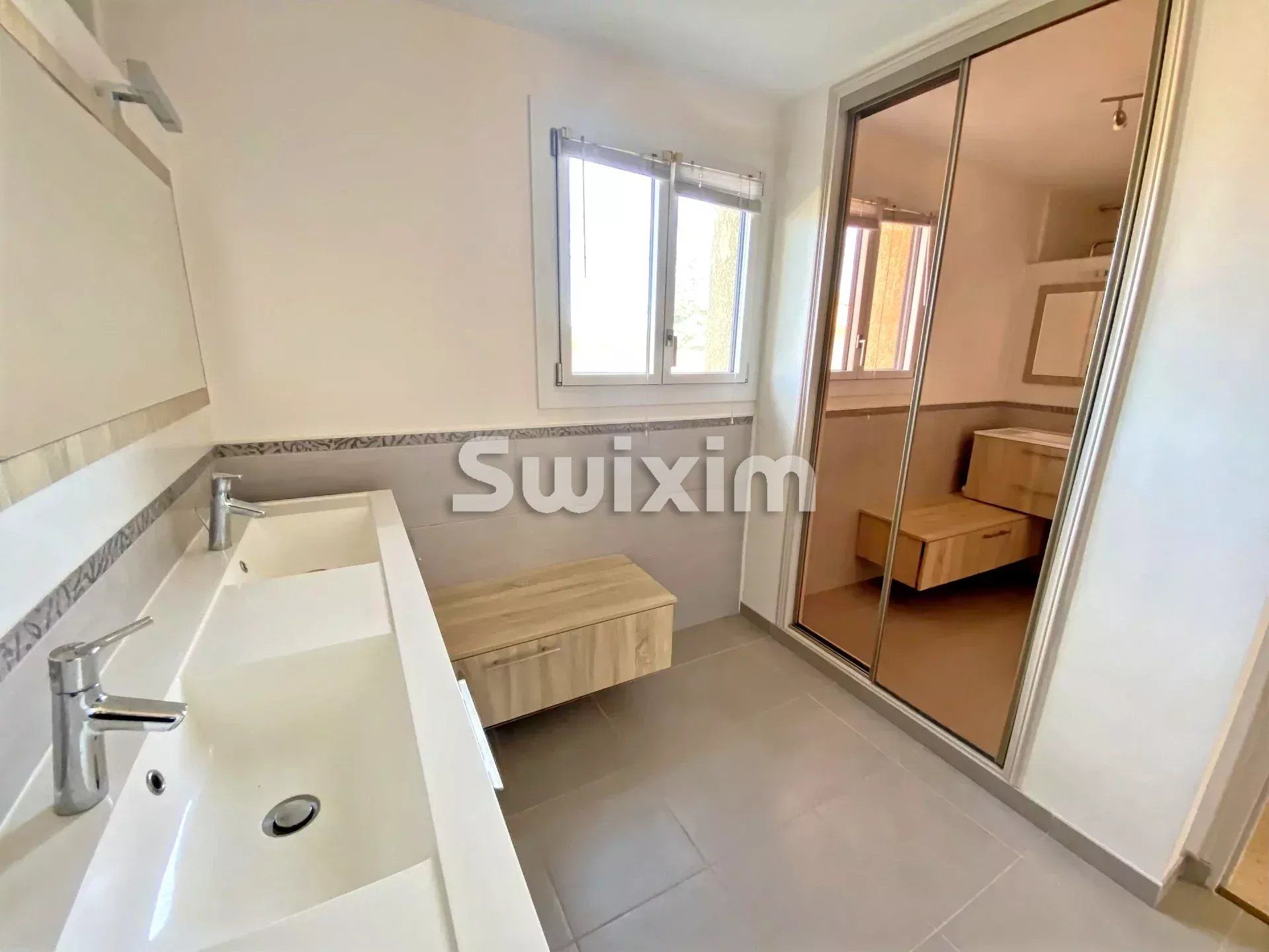 casa 5 Camere in vendita su Bagnols-sur-Cèze (30200)