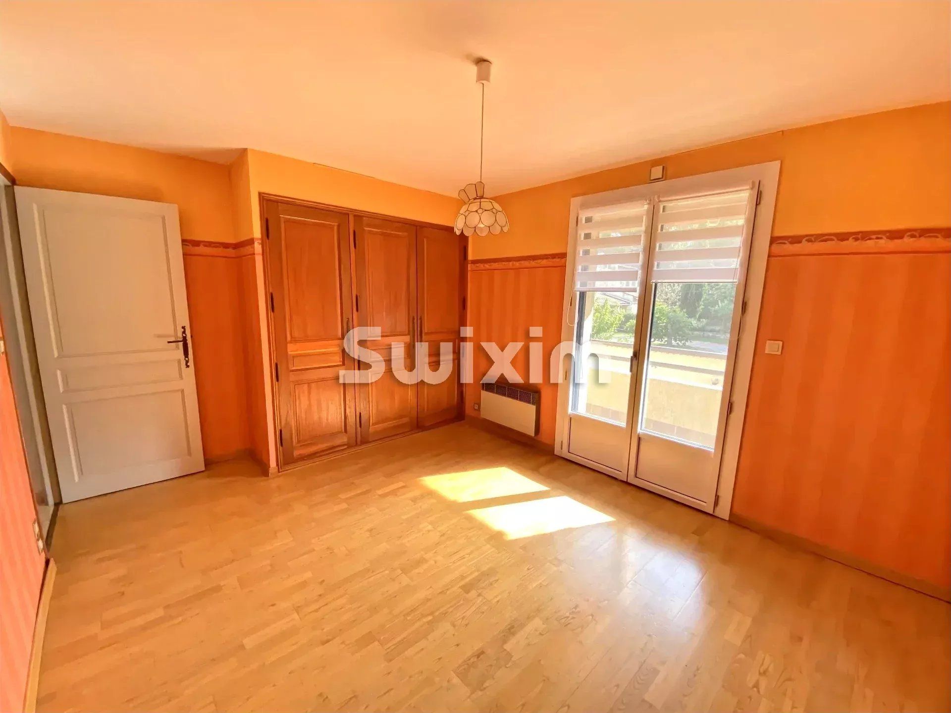 casa 5 Camere in vendita su Bagnols-sur-Cèze (30200)