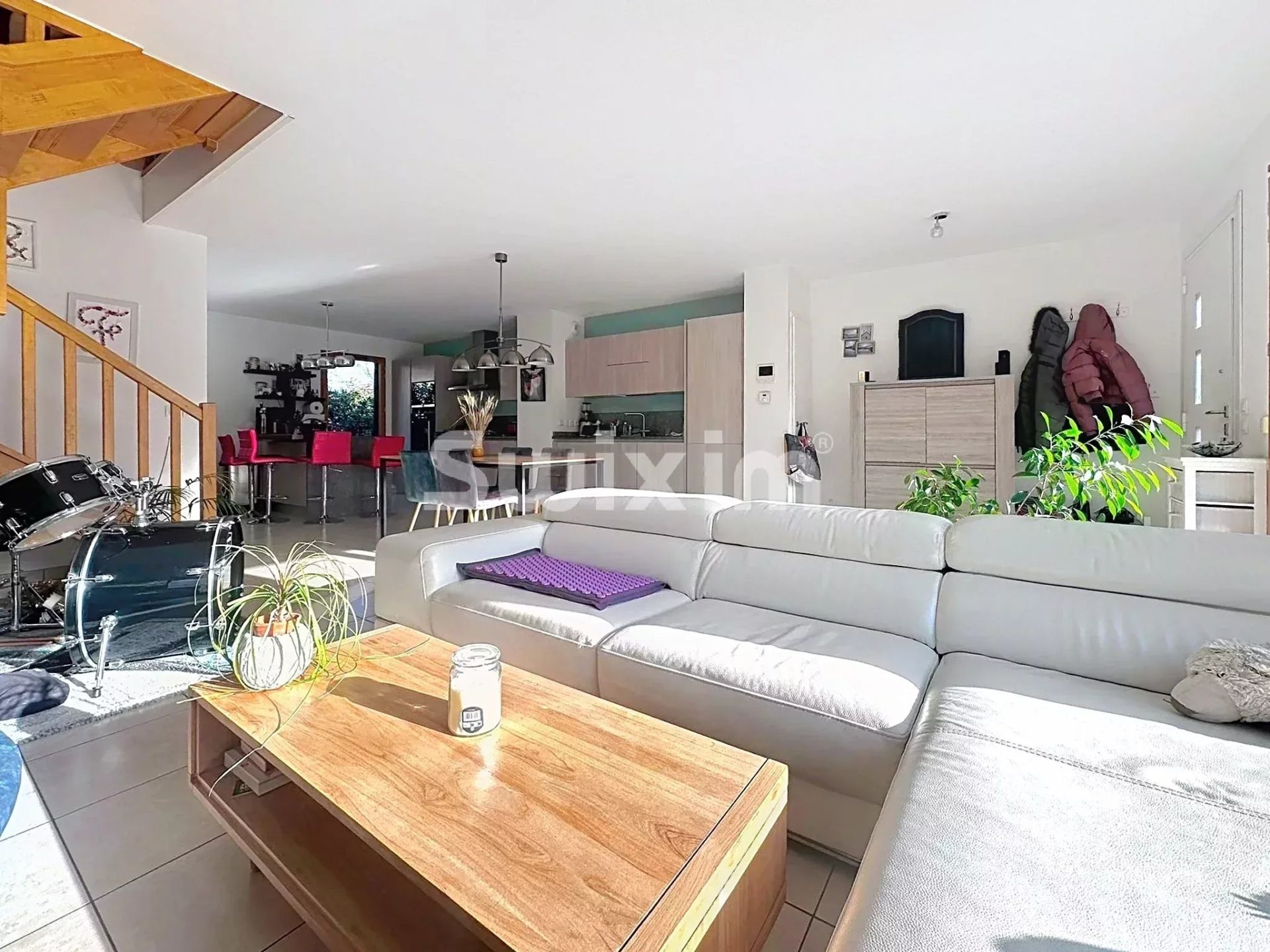 house 5 Rooms for rent on Échenevex (01170)