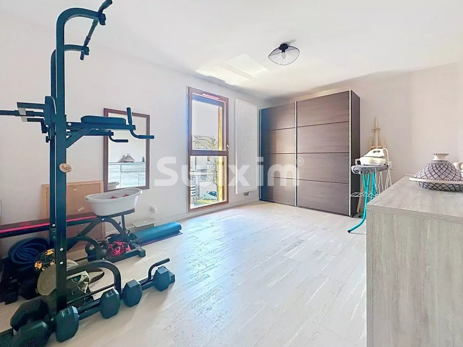 house 5 Rooms for rent on Échenevex (01170)