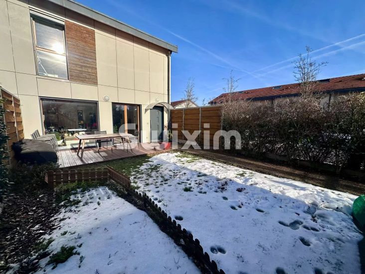 Vermietung Haus Échenevex 5&nbsp;Zimmer 117&nbsp;m²