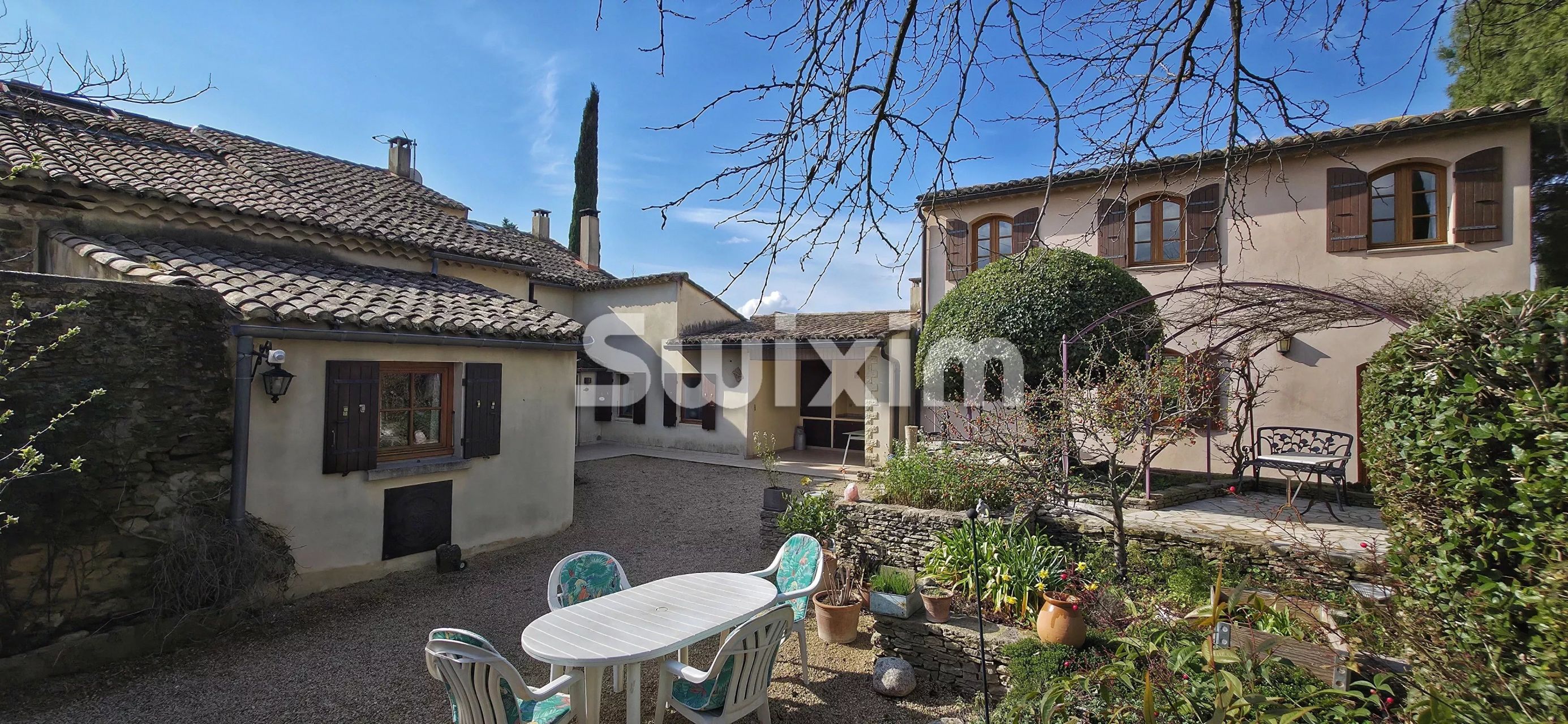 casa 7 Quartos para venda sobre Suze-la-Rousse (26790)