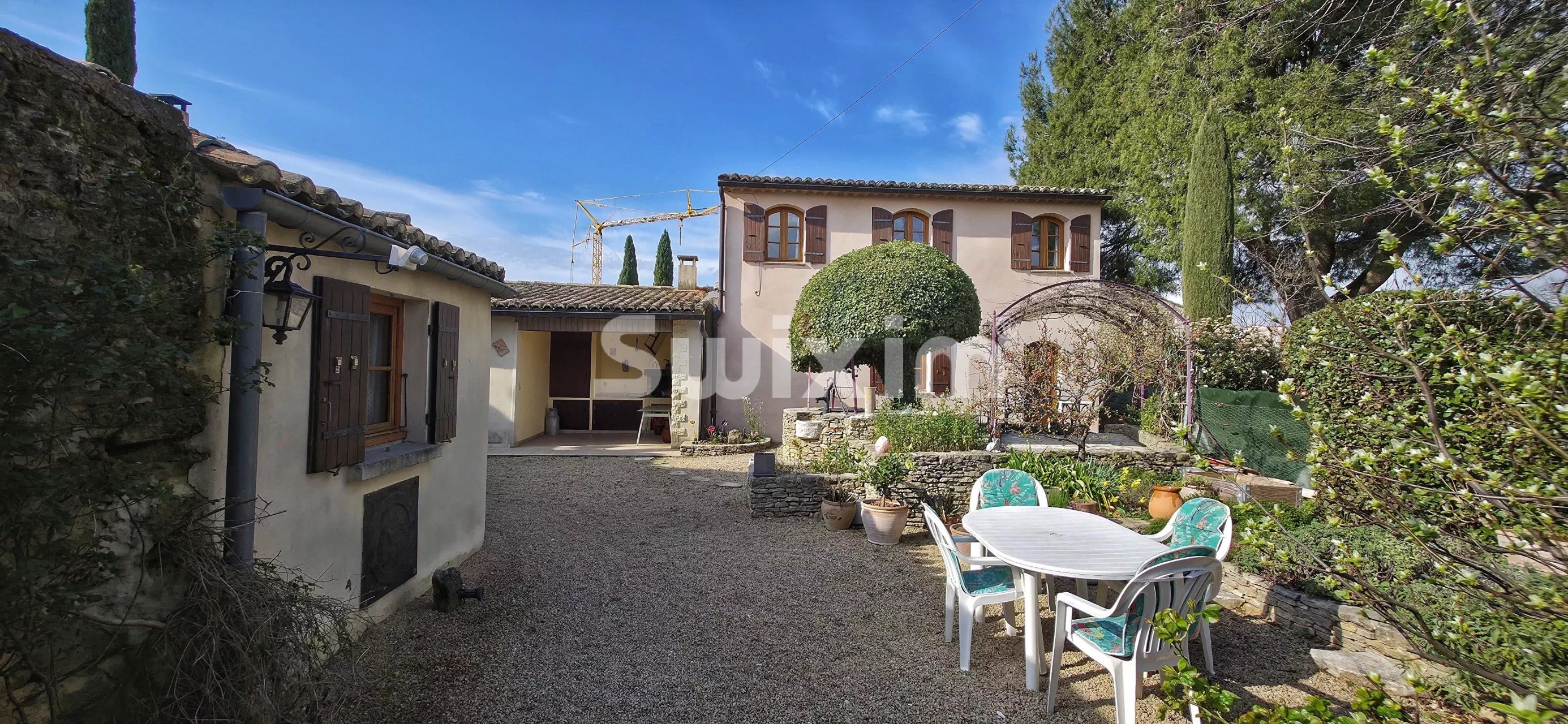 casa 7 Quartos para venda sobre Suze-la-Rousse (26790)