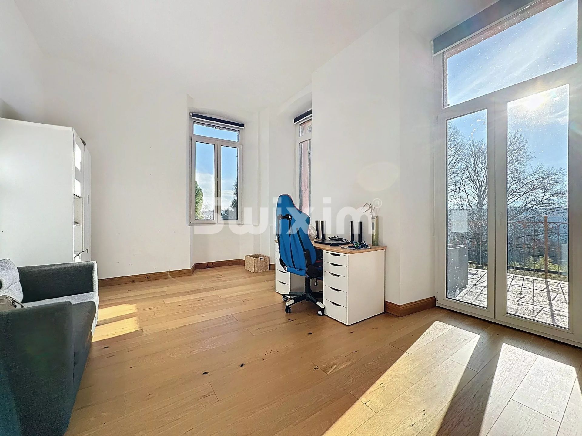 house for sale on Valserhône (01200)