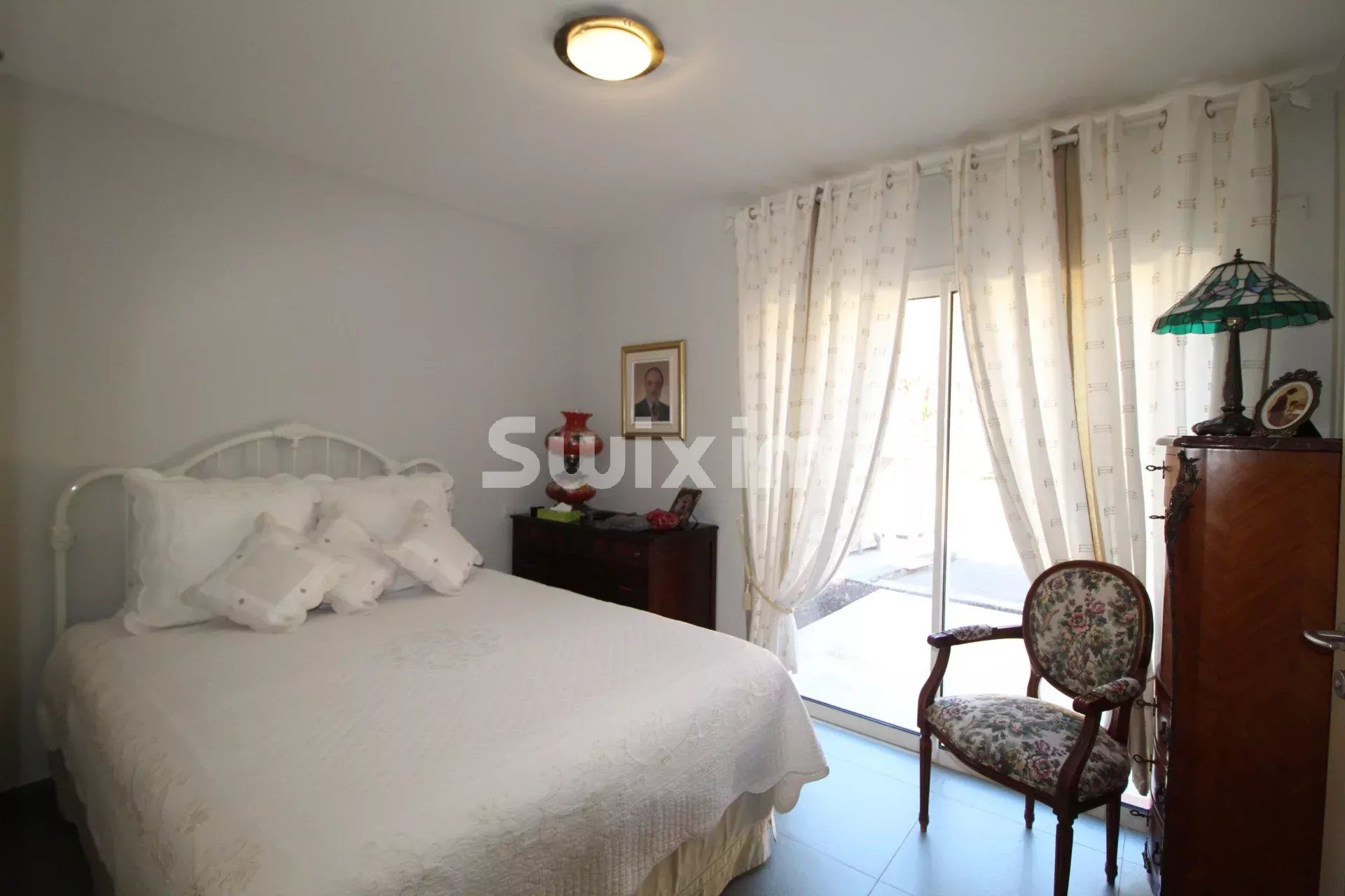 house 6 Rooms for sale on Les Arcs (83460)